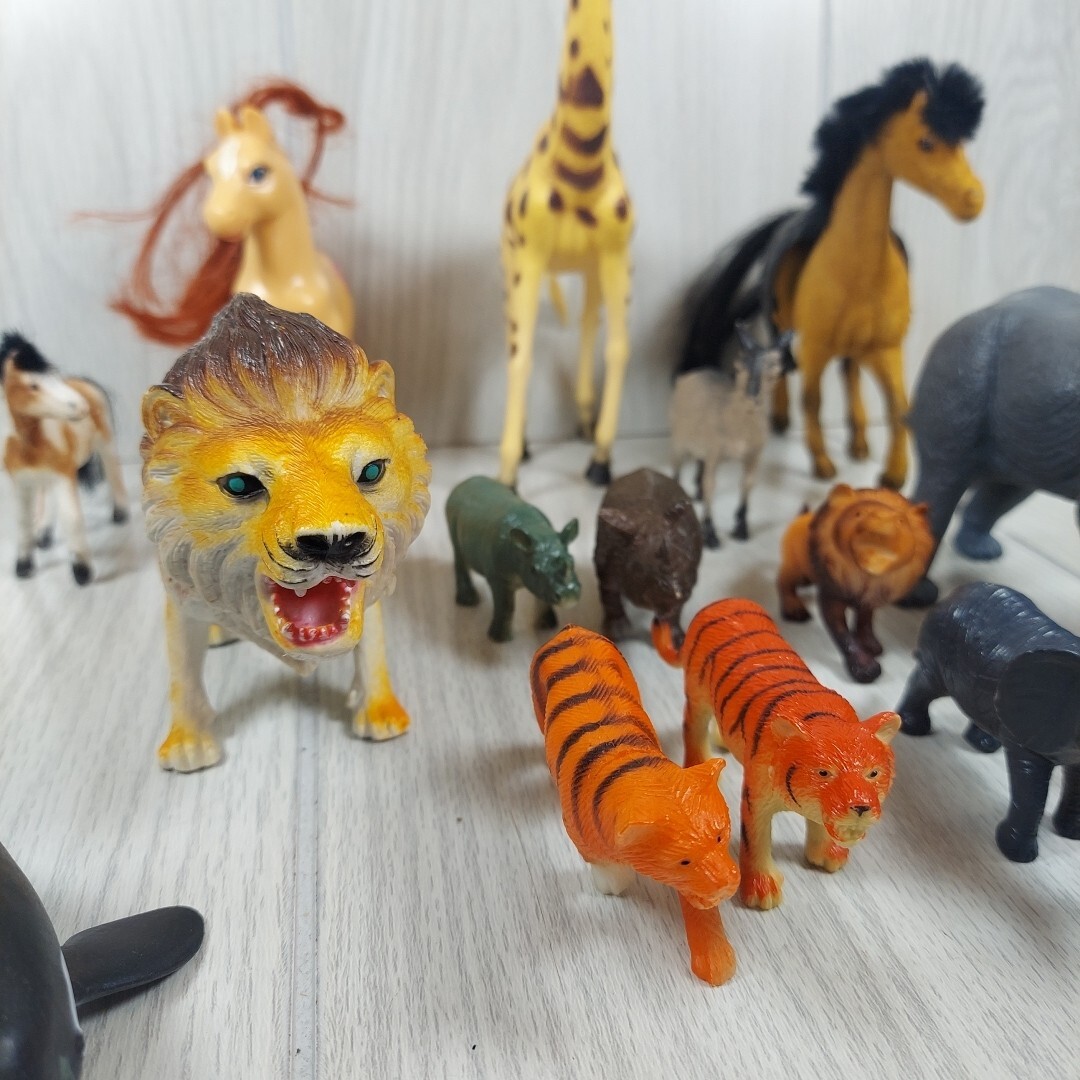 Lot of 15 African Safari Jungle Animals Hard Plastic Figures Toys Misc Brands
