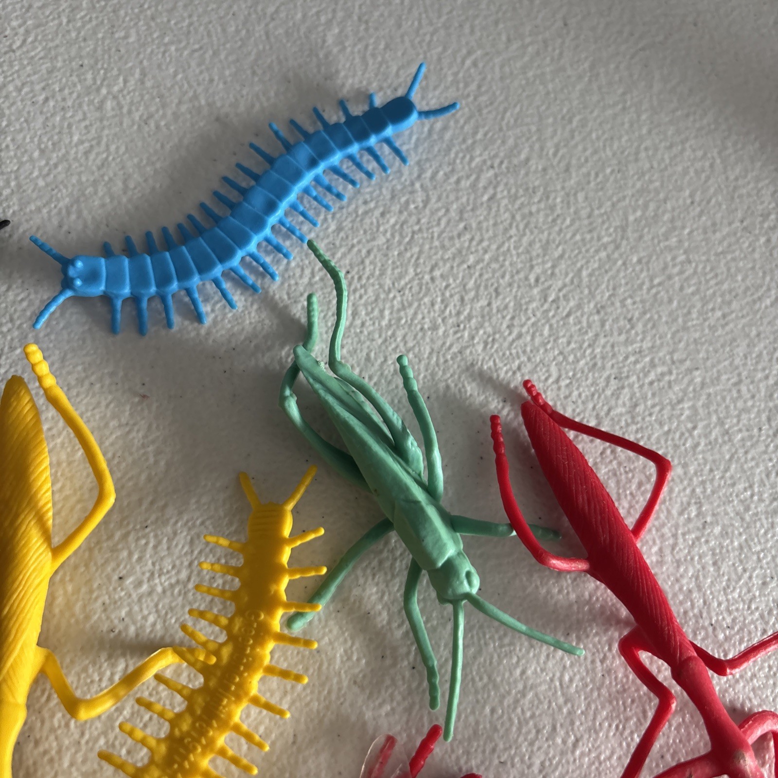 Lot Plastic Rubber Toy BUGS FLIES GRASSHOPPERS MANTIS CENTIPEDE 2-4”