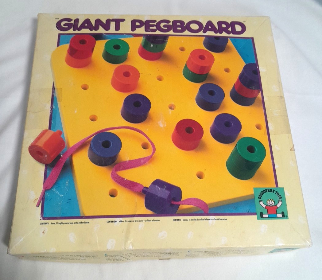 Vtg 1993 Discovery Toys GIANT PEGBOARD 25 Pegs and Board no laces