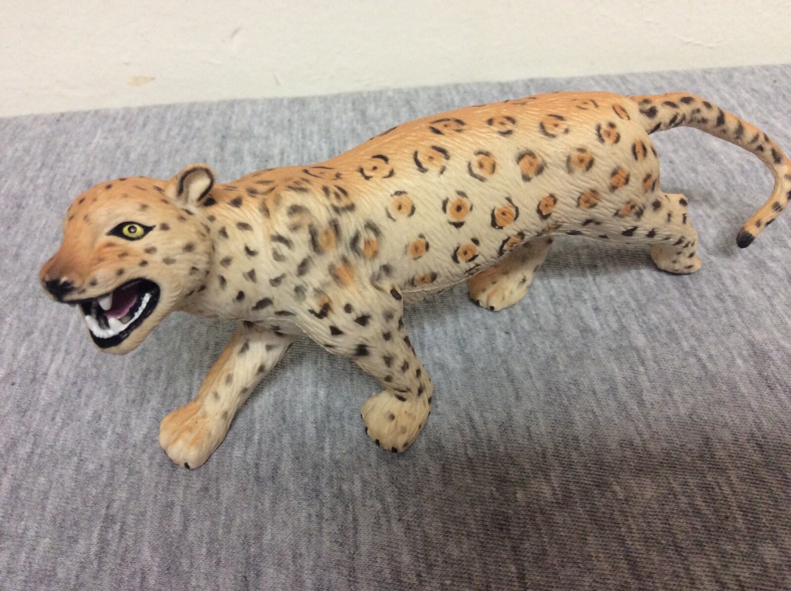Vintage Play Vision 1998 Jaguar Figure 6”