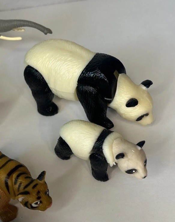 Lot Of 12 Safari Animals Figures Toys Wildlife Zoo Animal Figurine Jungle USED