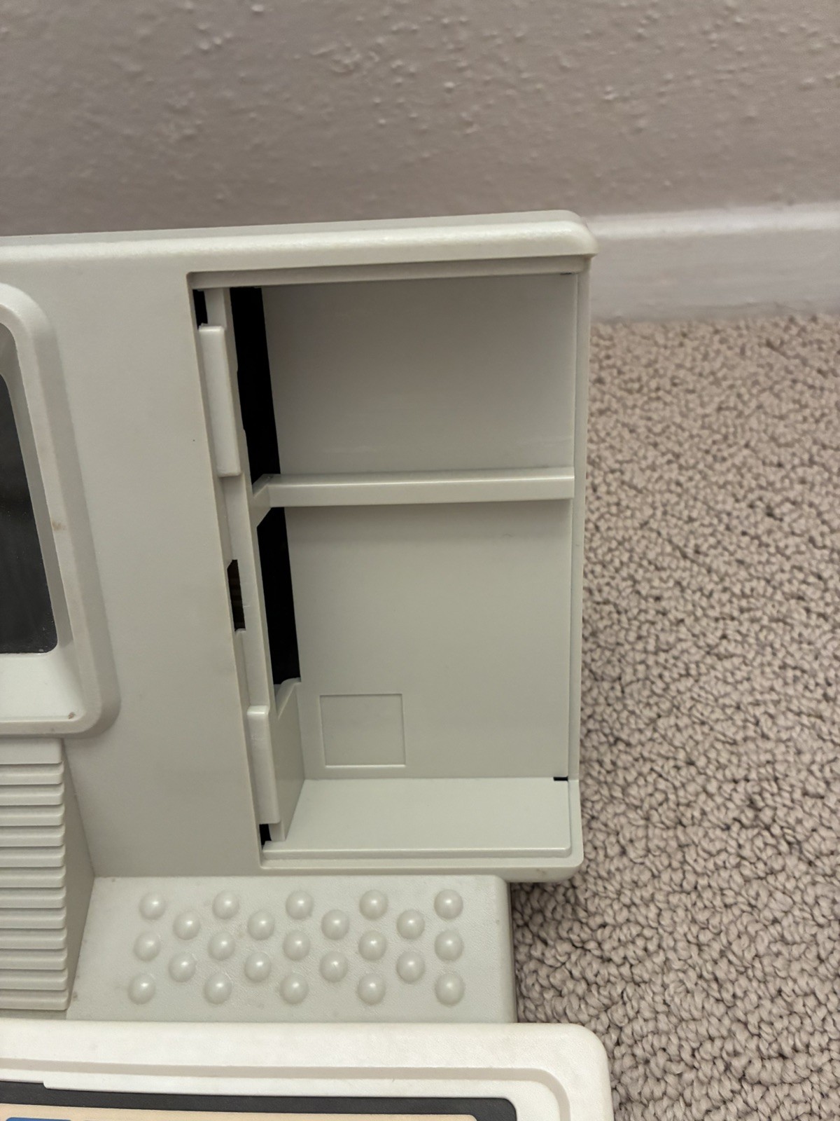 VTG 1986 VTech Learning Window Teaching Machine with 2 Program Cartridges