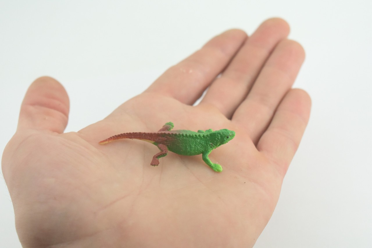 Green Iguana with Brown Tail, Toy Lizard, Hand Painted Rubber 2.5″ WR45 B197