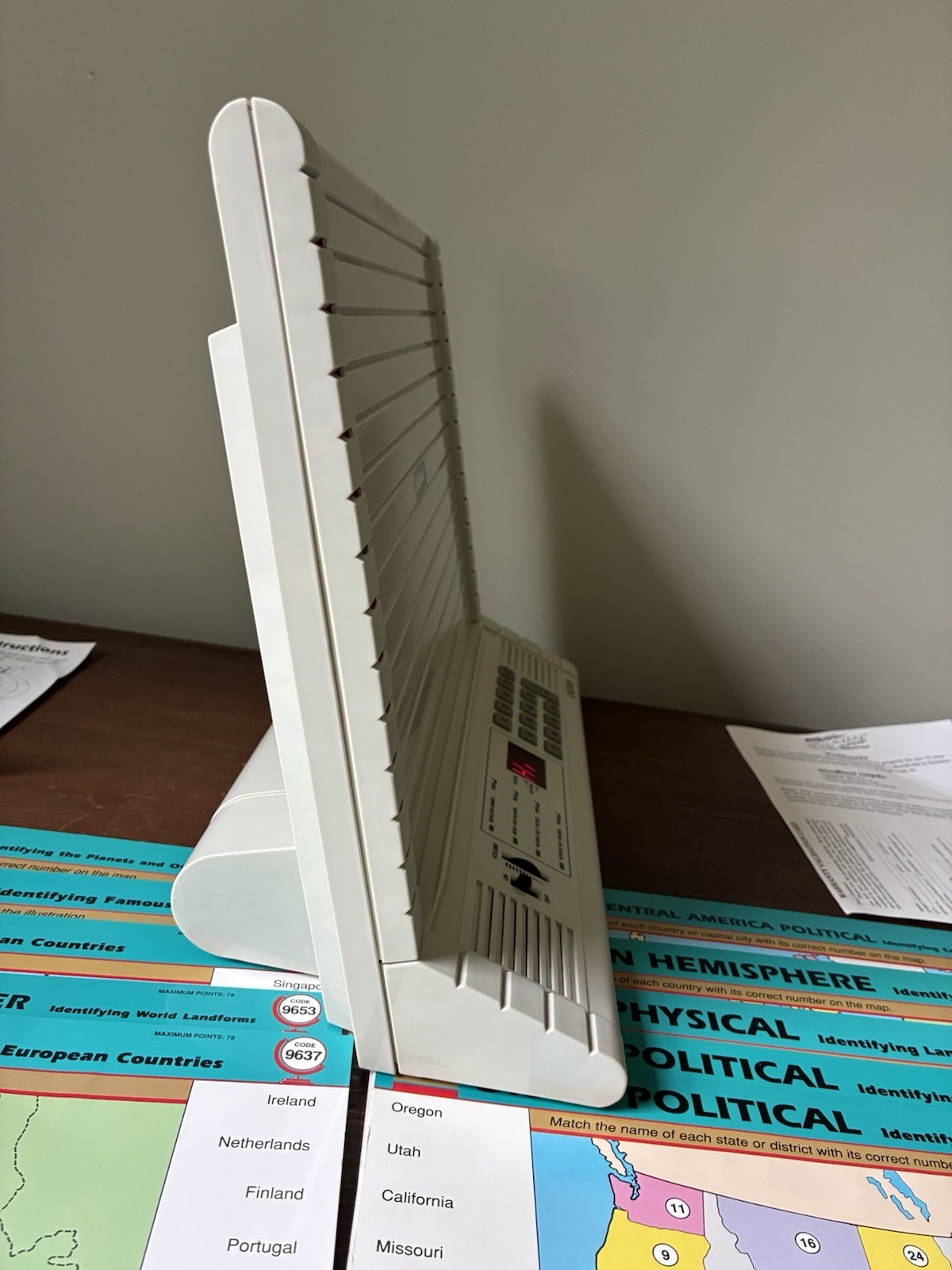 Vintage GeoSafari Geo Safari EI-8700 Electronic Learning Game with 20 Lessons