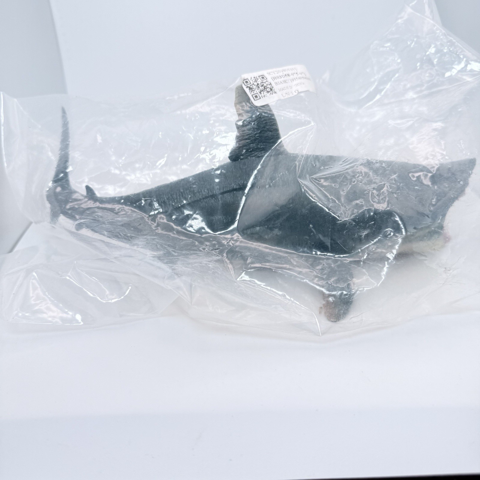 Megalodon Shark Great White Marine Animal Model Deep Sea Figure Toy