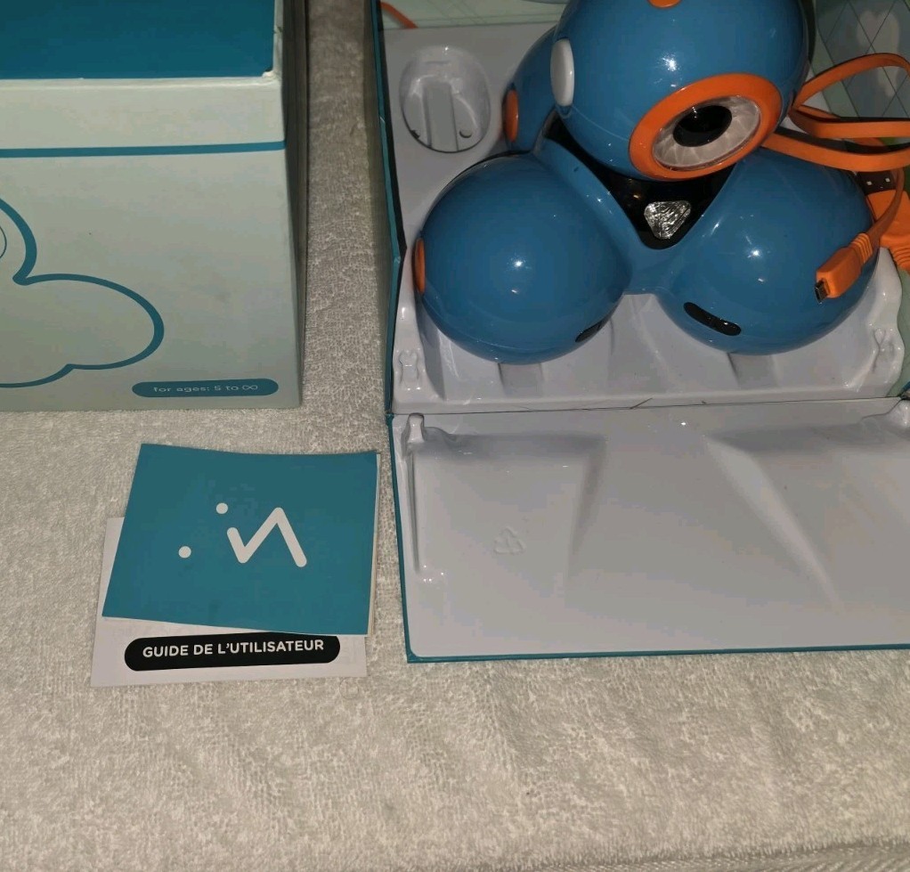 Wonder workshop Dash Coding Robot W/ USB charging cable And Box Tested Working