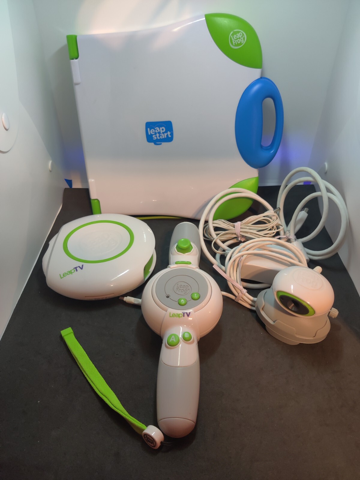 LeapFrog Leap TV Educational Video Game Console Gaming Motion Sensing & Leap pad