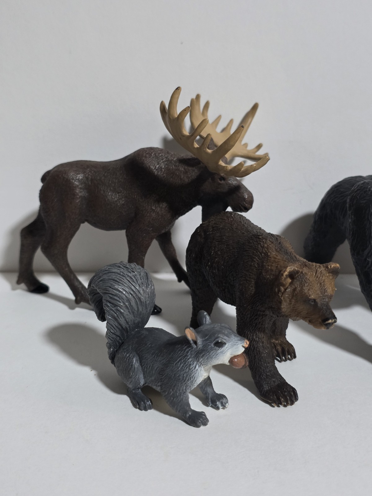 Safari Ltd. Mixed Lot Of 8 Realistic Animal Figures Tiger Zebra Gorilla Giraffe