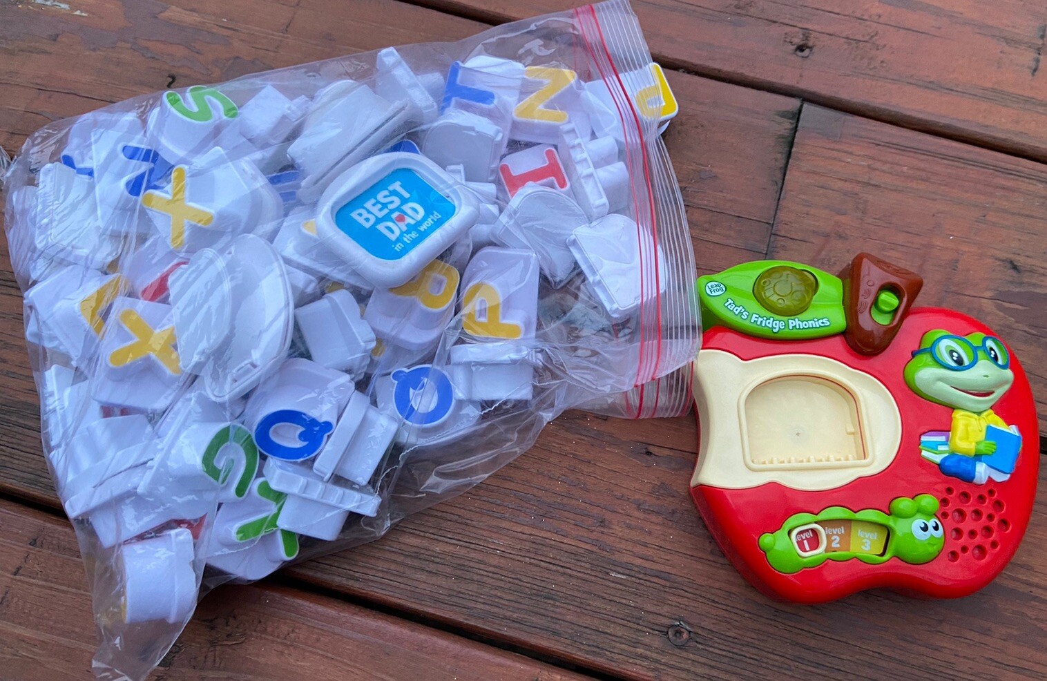 LeapFrog Tad’s Fridge Phonics Teaches Letters and Phonics Magnetic Extra Letters