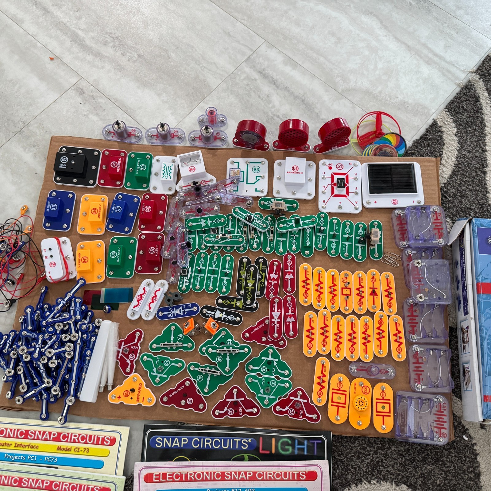 Snap Circuits Elenco Lot of Several Kits With Manuals