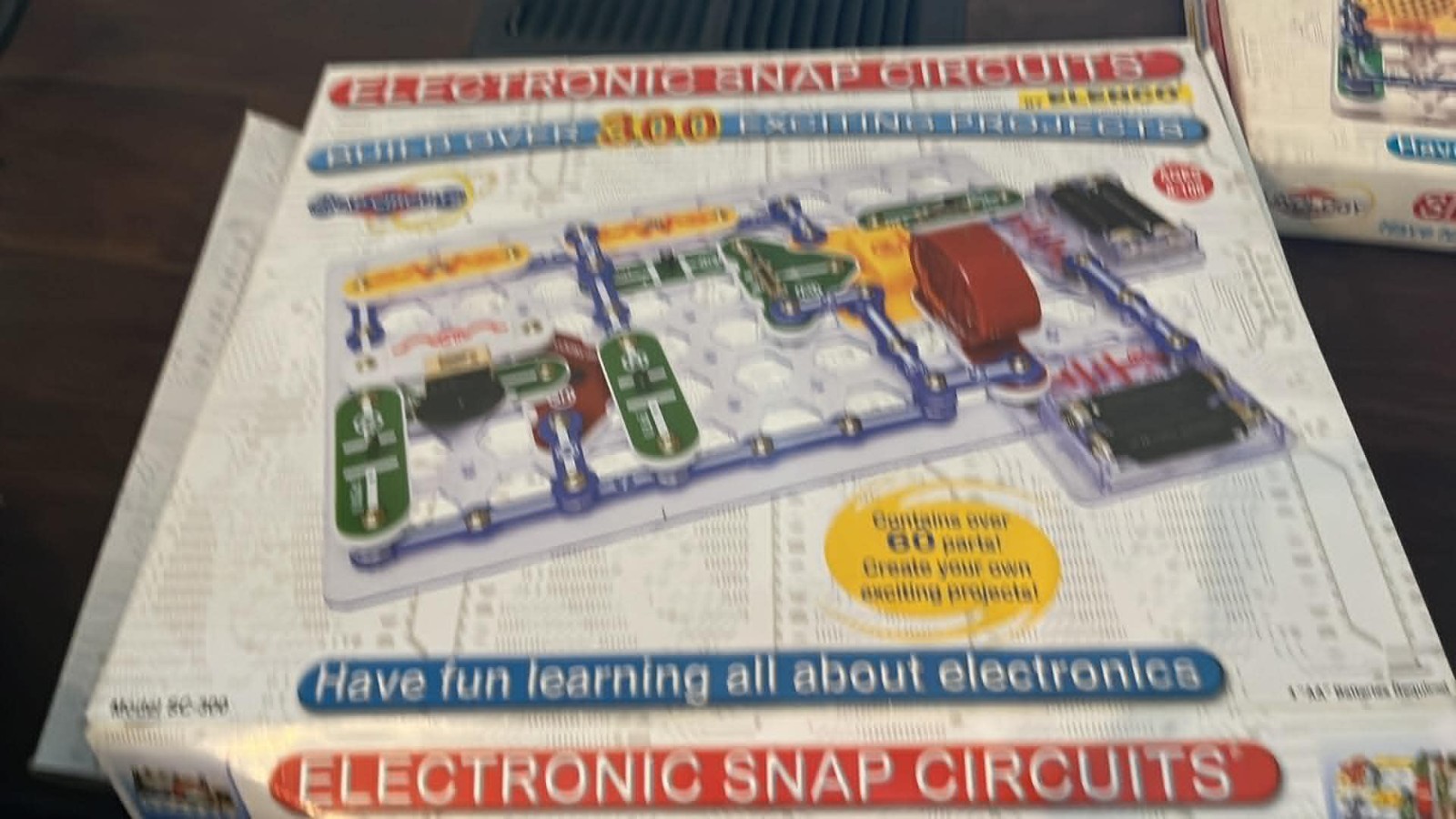 HUGE mixed LOT Elenco Electronic Snap Circuits Parts Manuals STEM kit
