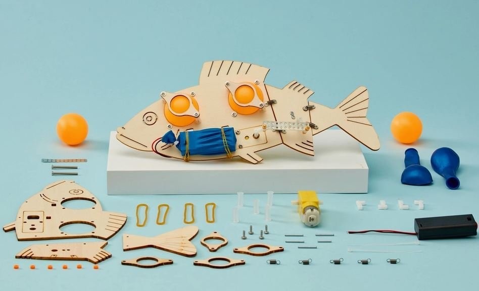 Alicorn Creations Fish Robot Robotics STEM Kit Kids Craft Kits