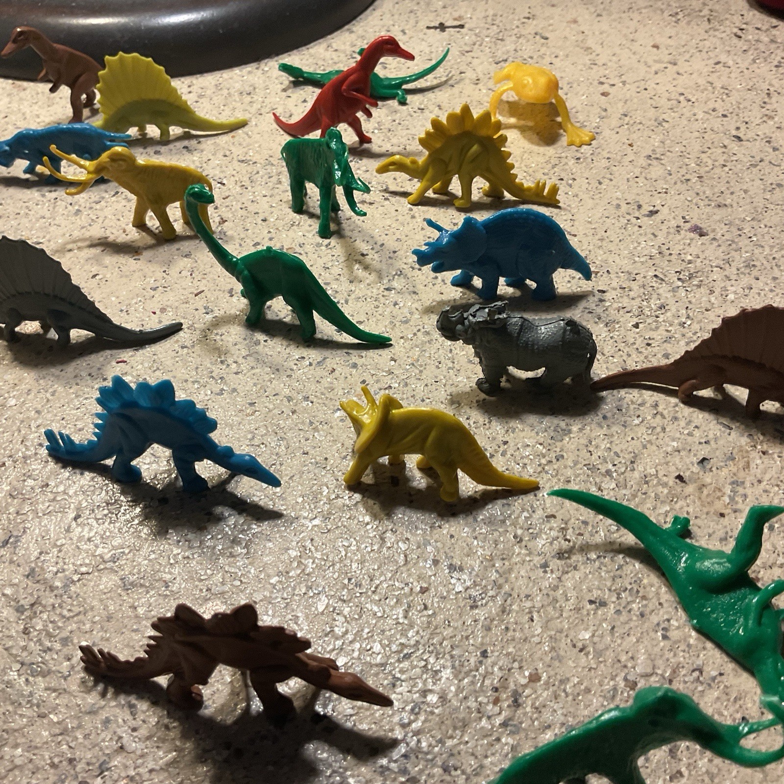 33 Lot Hard Plastic 1960s Dinosaurs Plus 3 Bears Stocking Stuffers Teachers