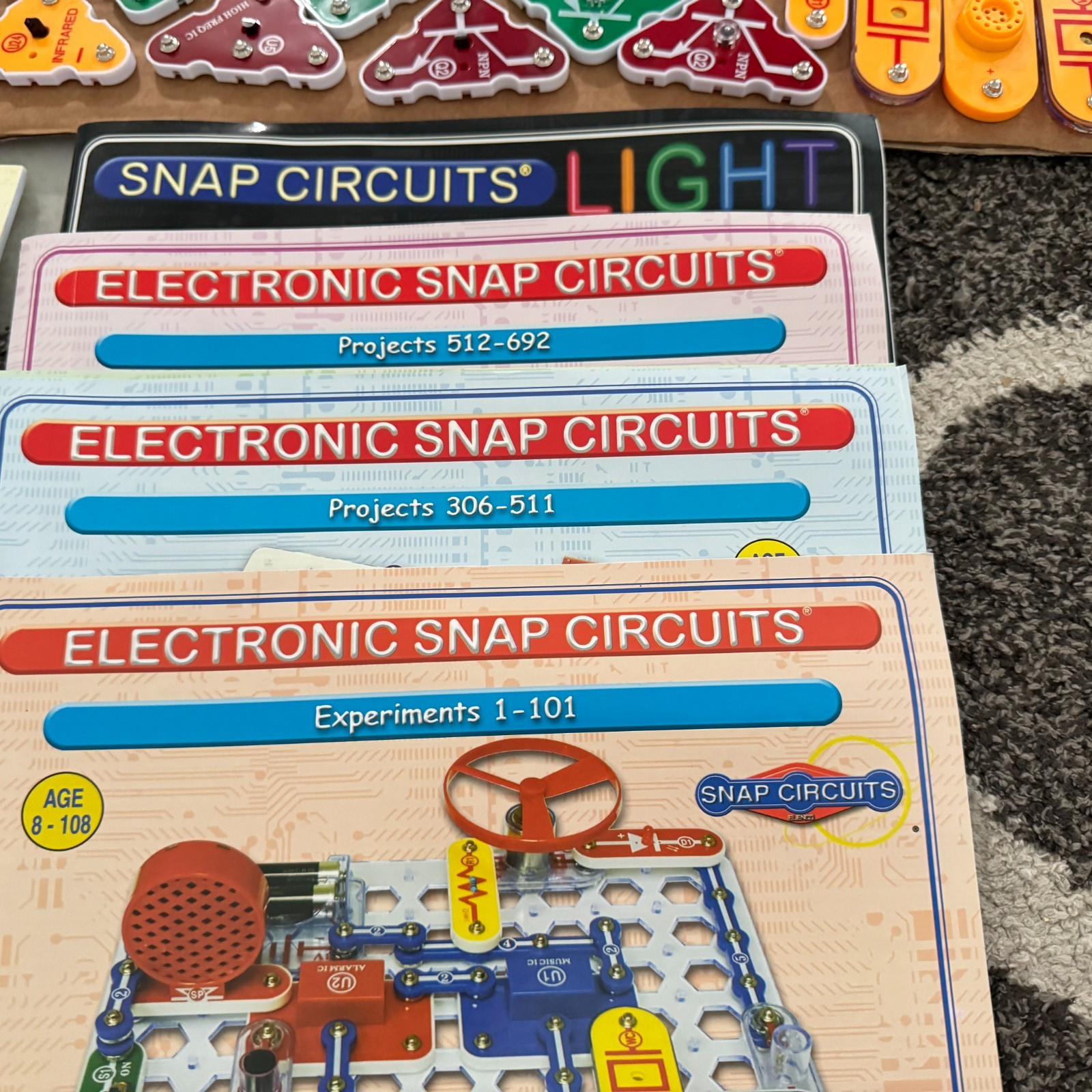 Snap Circuits Elenco Lot of Several Kits With Manuals