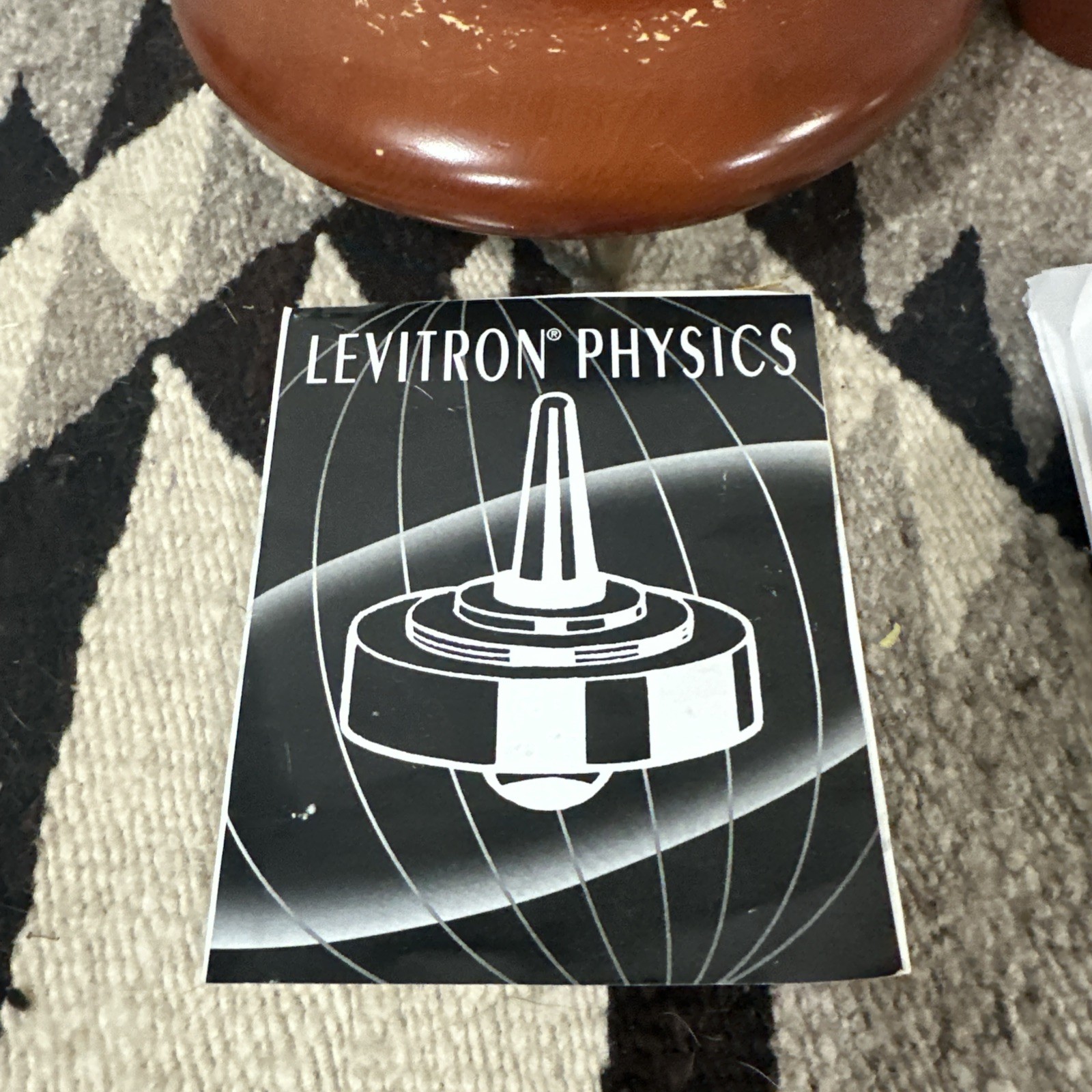 VTG The Amazing Anti-Gravity Top Levitron Cherry Wood Fascinations CIB 2003