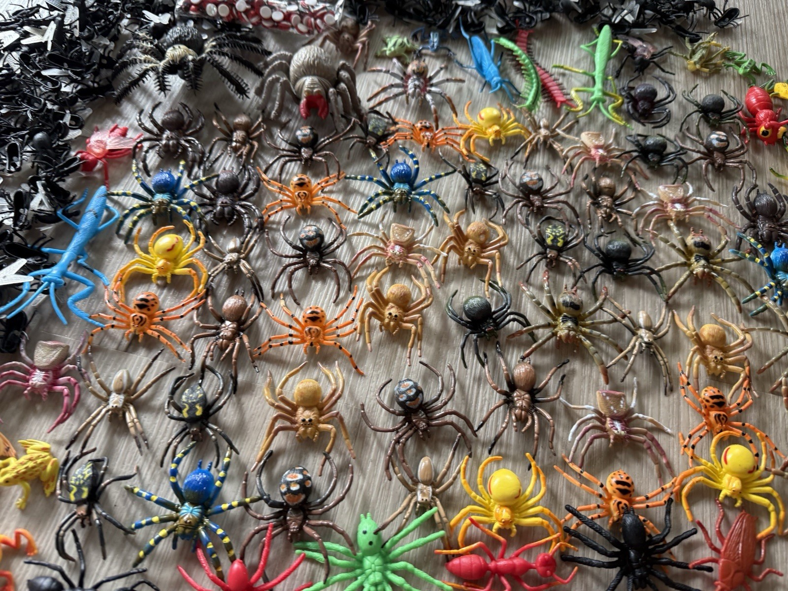 Giant Lot Of Rubber Plastic Insects Bugs Toy Figures Spider Beetle Lizards Flies