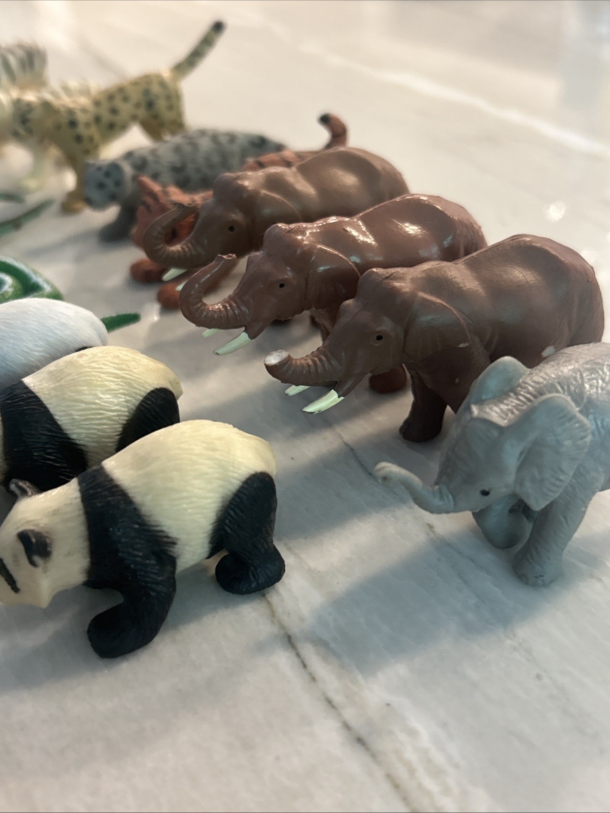 K&M Animal Plastic Figures Zoo Wild Animals Lot (32)