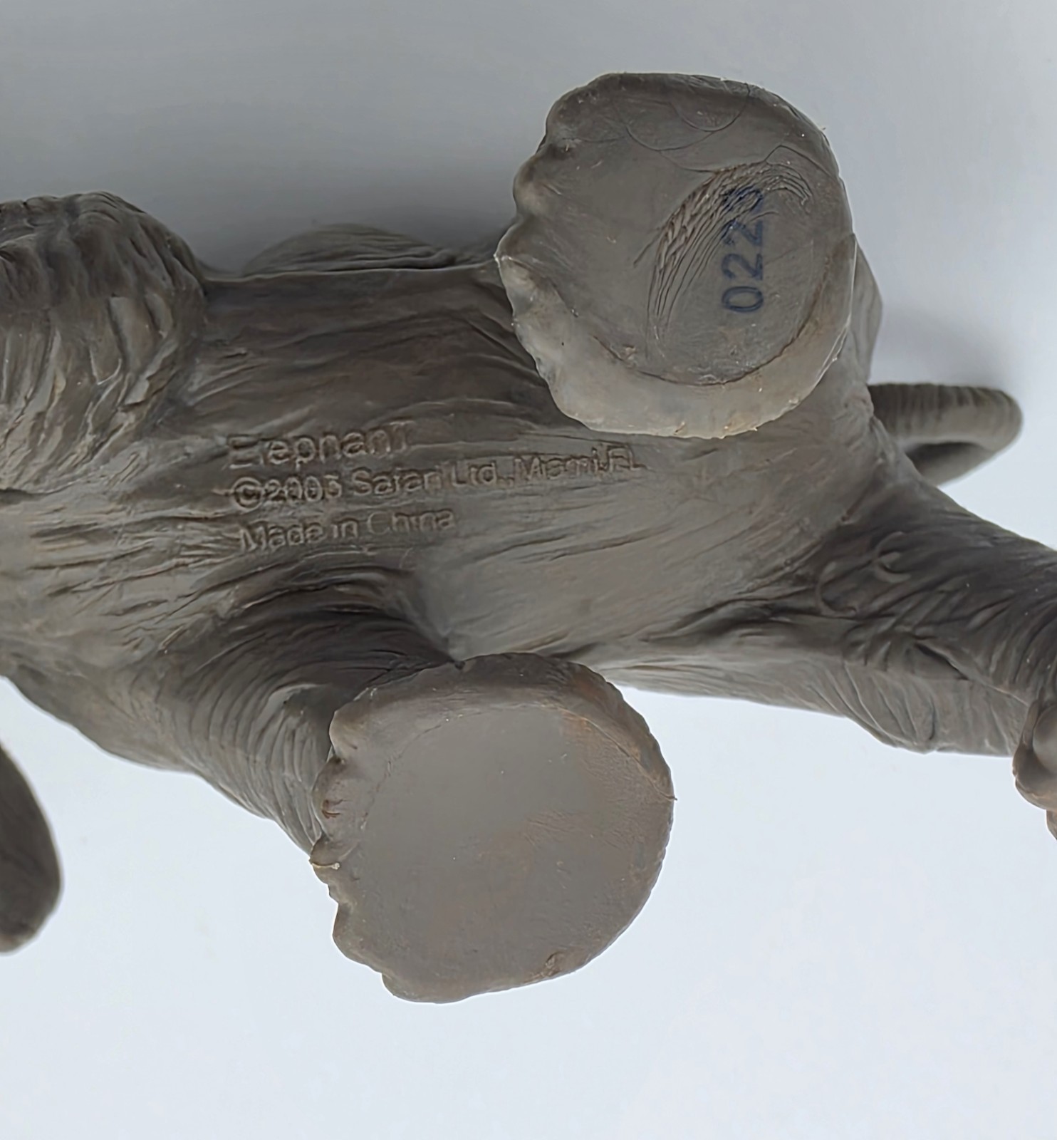 Toy Elephant 2003 Safari Ltd. 0223 L approx 6″ H approx 3.25″
