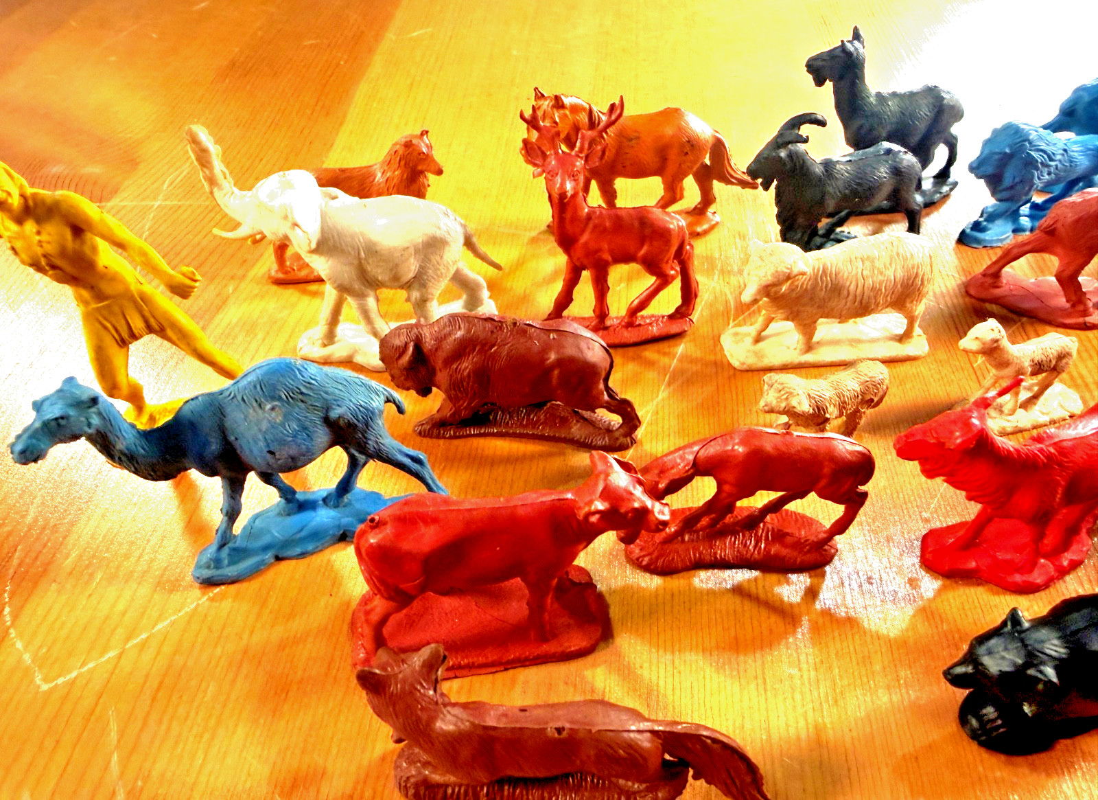 AUBURN RUBBER COMPANY ANIMAL LOT OF TWENTY NINE ANIMALS WILD FARM DOMESTIC HUGE