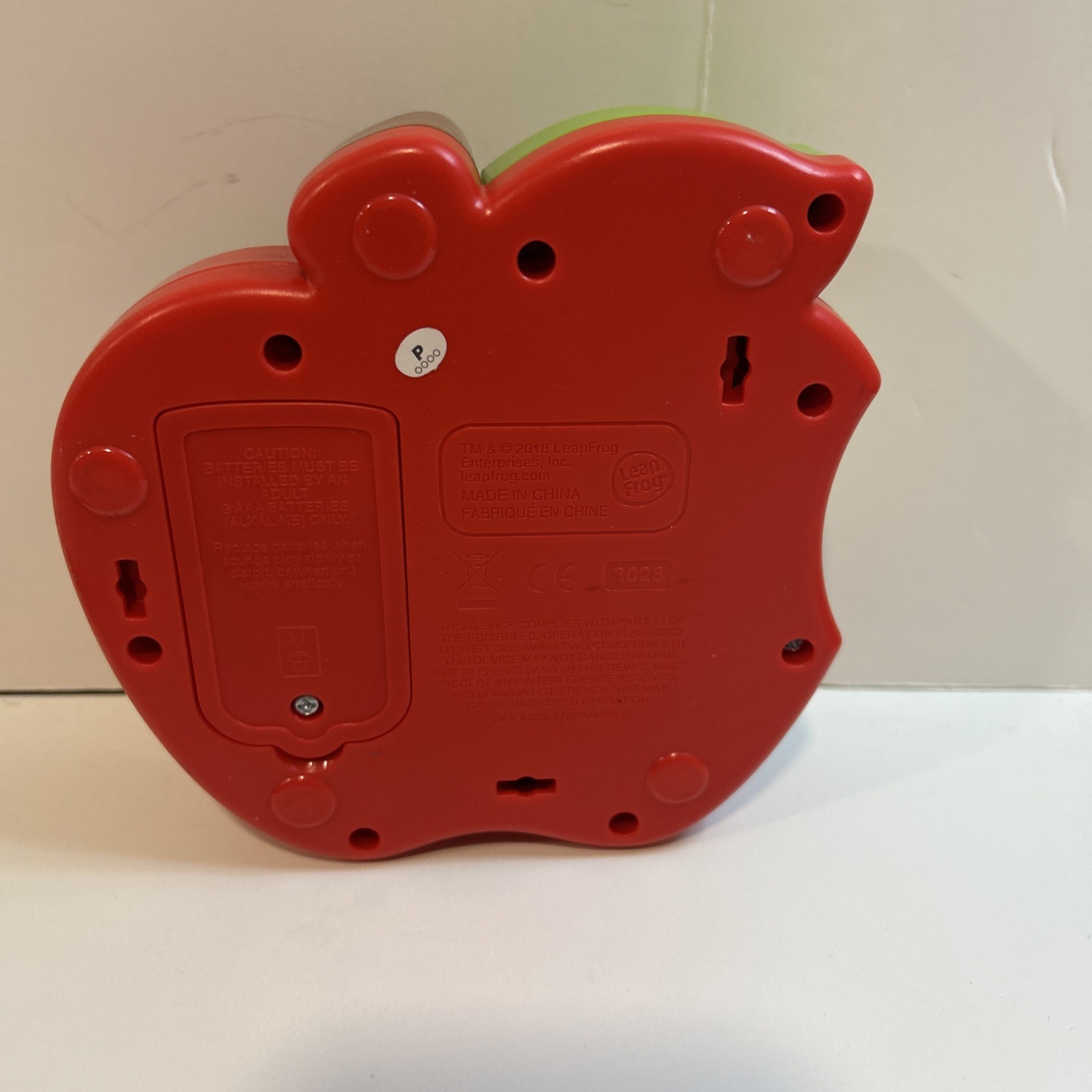 2018 Leap Frog Tads Fridge Phonics Apple Base Unit Replacement Part. Working