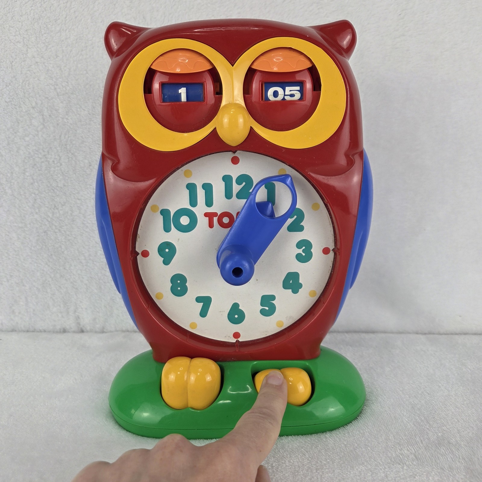 Vintage 1990 TOMY Owl Teaching Clock Toy Mechanical Working Educational