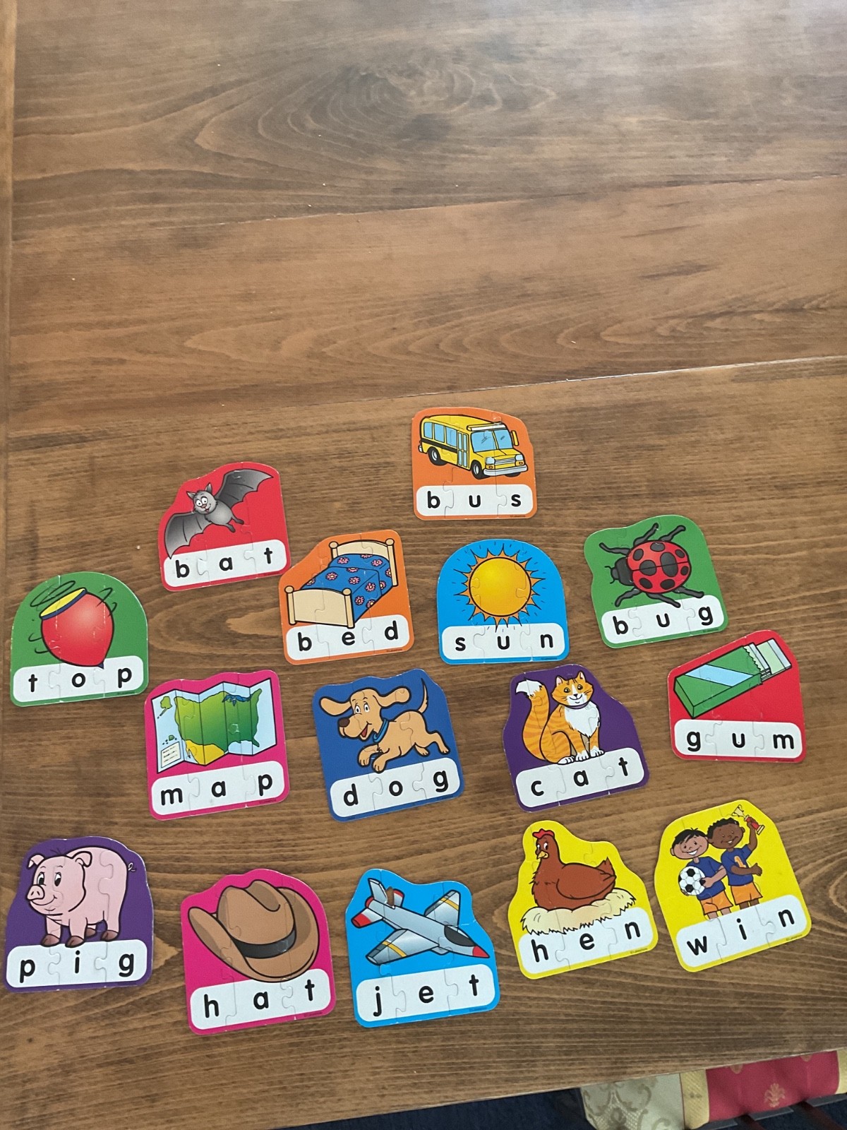 LAKESHORE JJ466 WORD BUILDING PUZZLES 3 LETTER 16 PUZZLE Complete Center Game