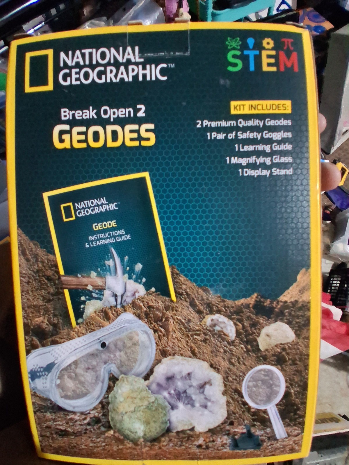 National Geographic STEM Geodes Kit 2 Geodes, Goggles, Guide 8-11 Years