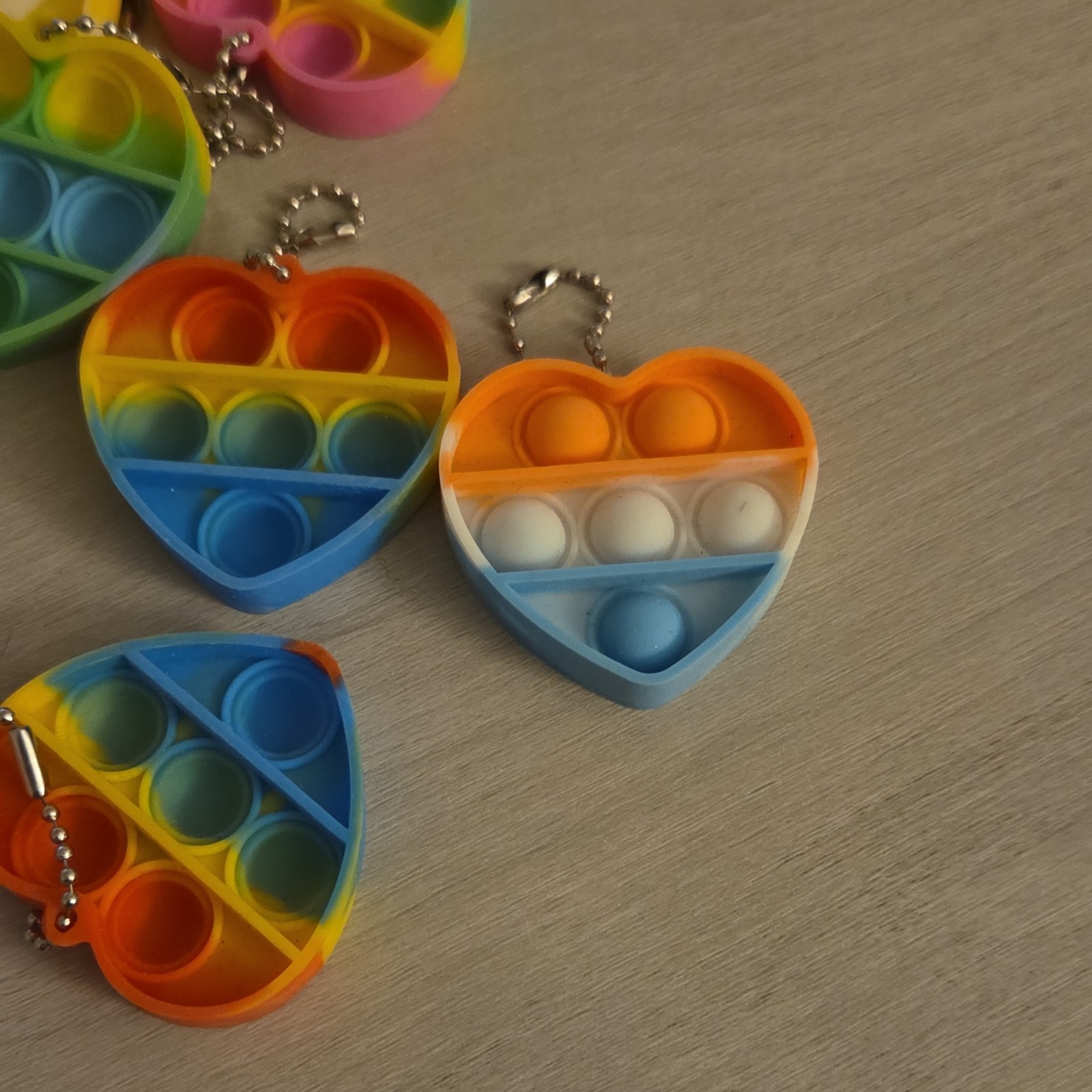7 Heart Shape Multicolor Silicone Pop-it Keychain Toy Modern Era Rainbow