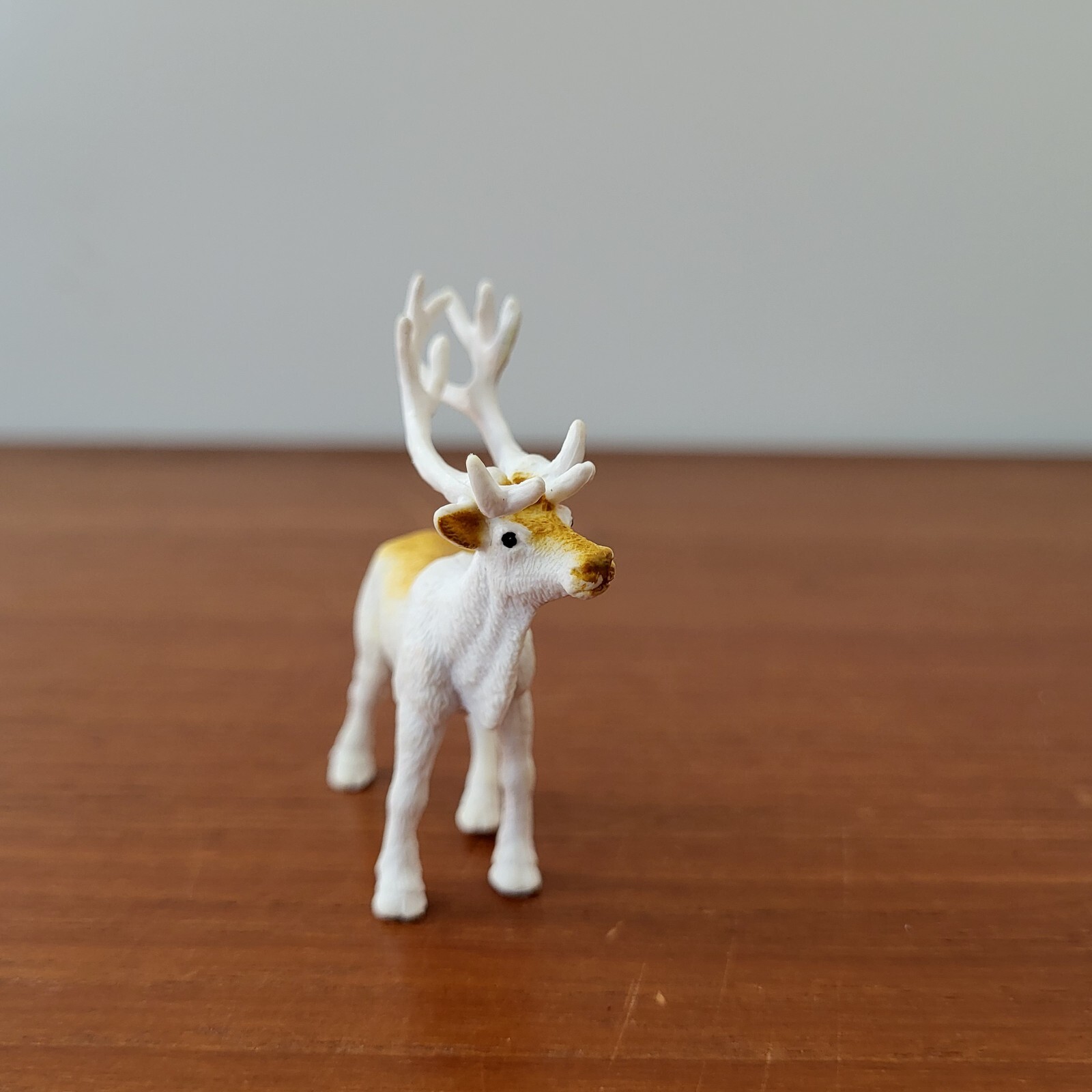 Safari Ltd Caribou Figure Toy Cake Topper Minor Wearing Diorama