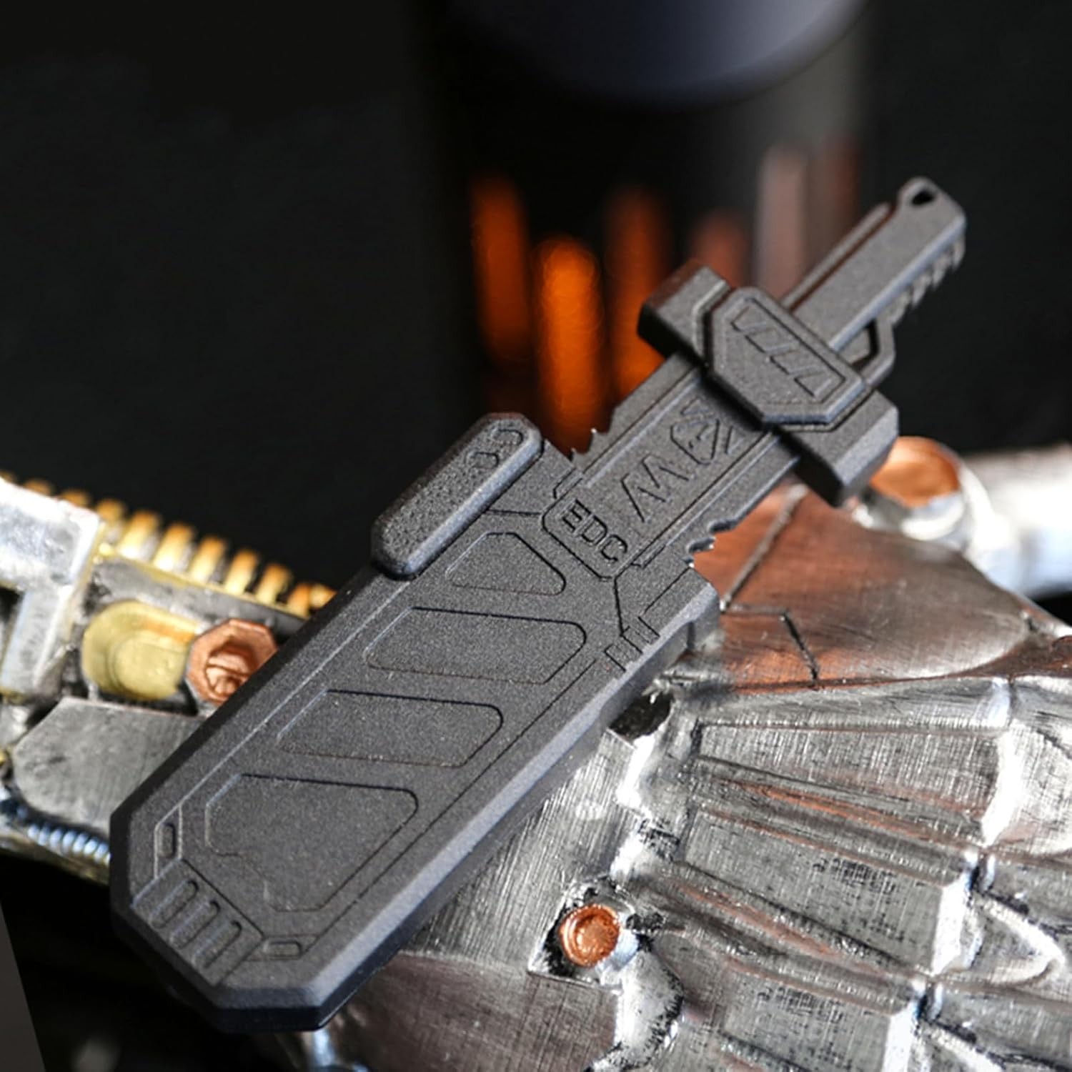 Novel Modern Gift-Worthy Anxiety-Reducing Quiet Retractable Saw Sword Fidget Toy