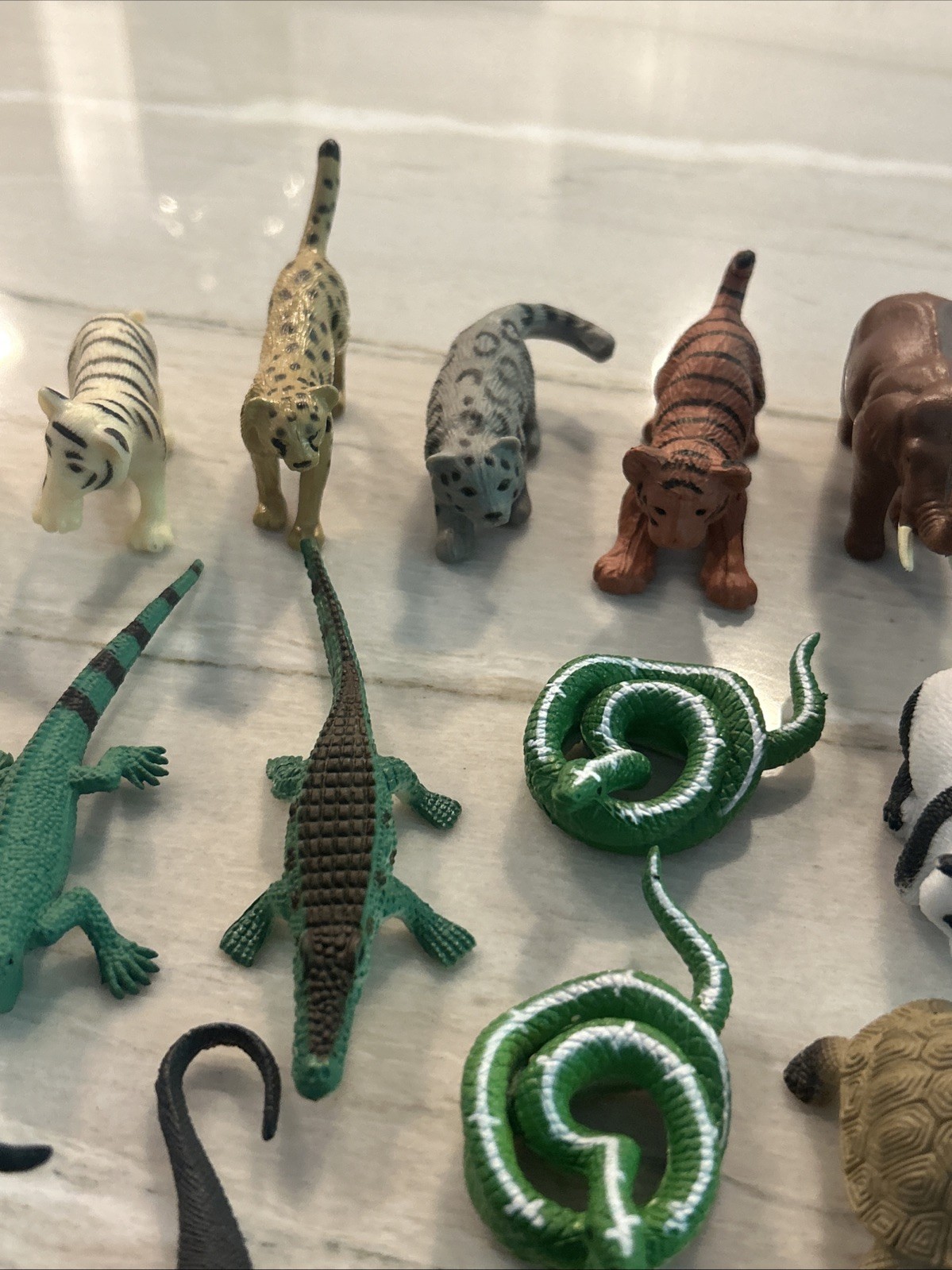 K&M Animal Plastic Figures Zoo Wild Animals Lot (32)
