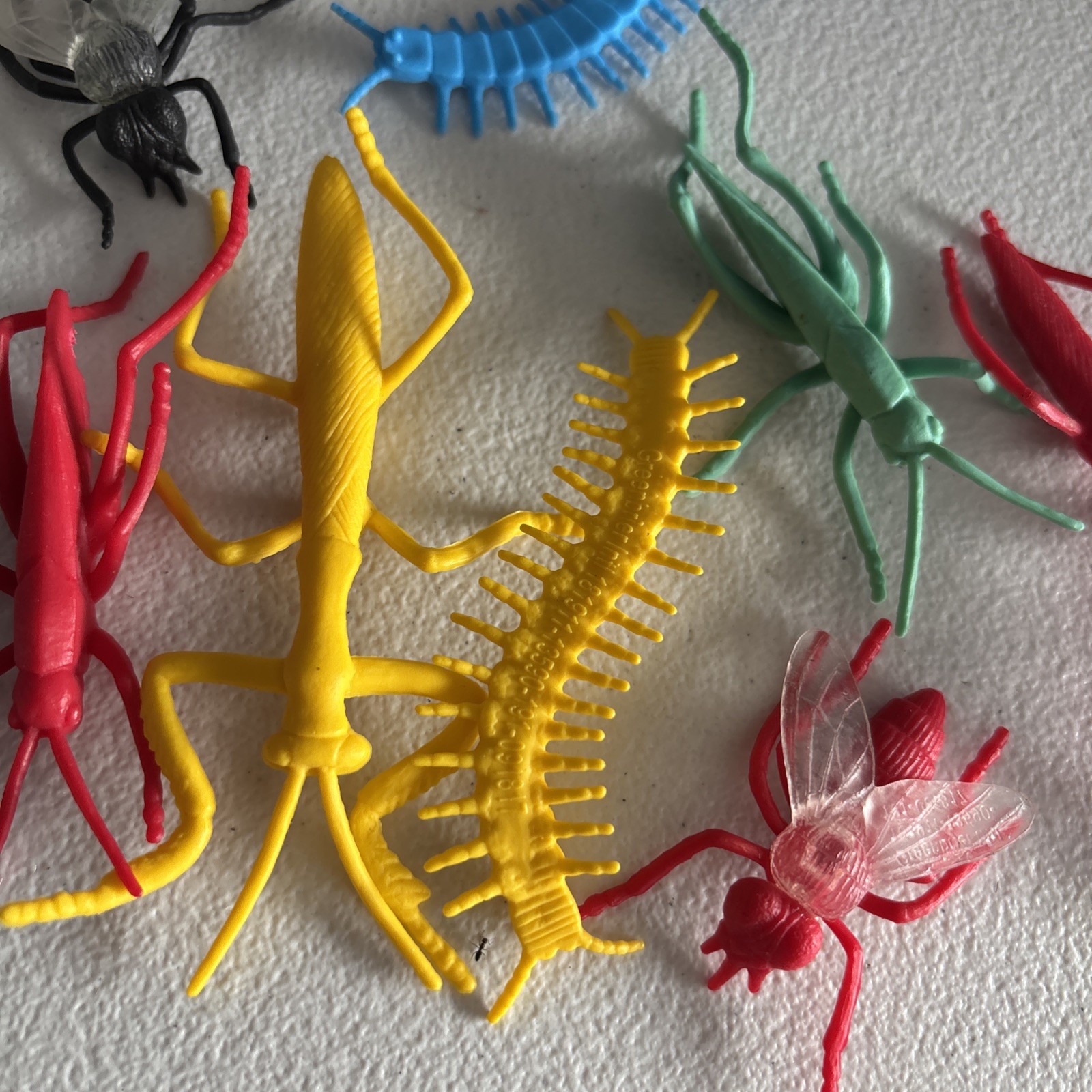Lot Plastic Rubber Toy BUGS FLIES GRASSHOPPERS MANTIS CENTIPEDE 2-4”