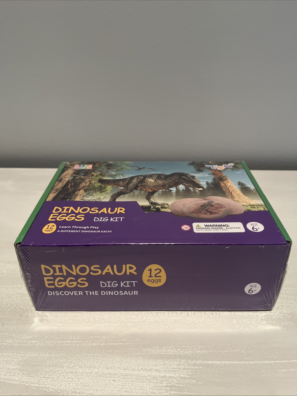 NEW IN BOX / Dinosaur Eggs Dig Kit / Educational STEM Toy for 6+