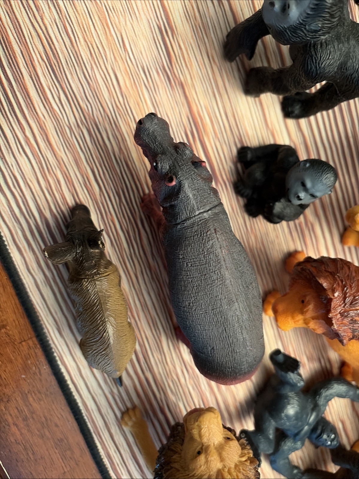 Mixed Lot Of 28 Plastic Animals Animal Figures