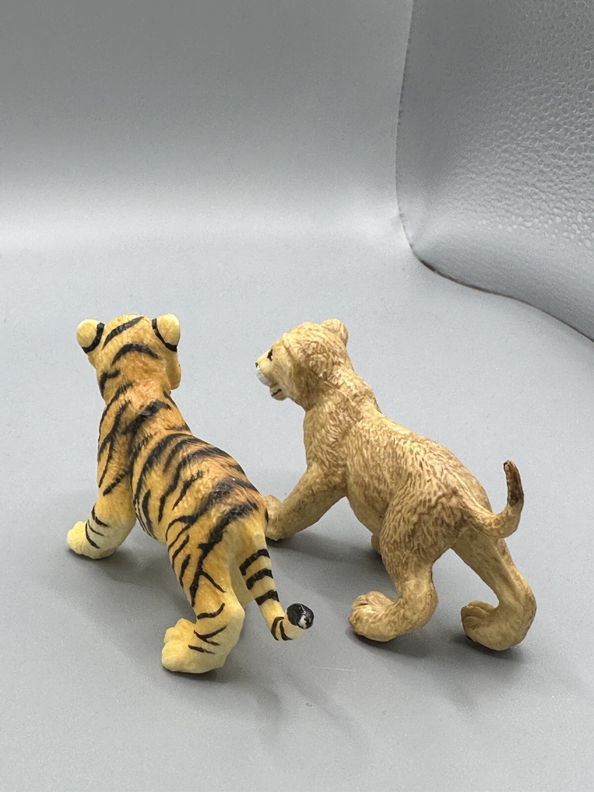 Retired Schleich White Tiger Big Cat And Safari Ltd Lion and Tiger Cub Figures 3