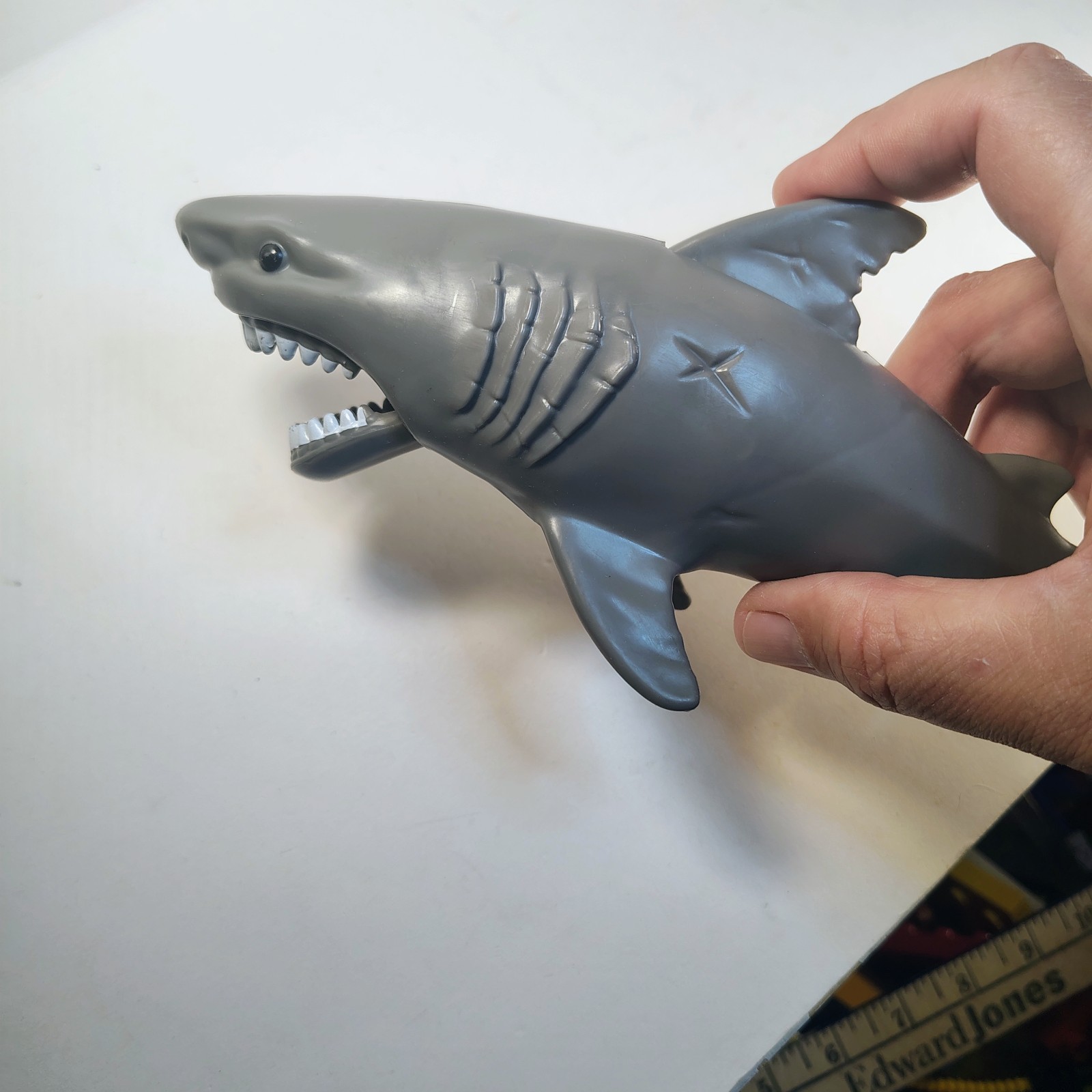 8″ Animal Planet Great White Extreme Adventure Chomping Action Shark