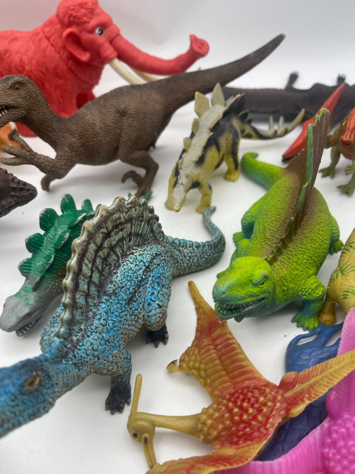 Dinosaur Mixed Toy Lot Miniature Plastic Figures 4″ – 9″ Lot of 20 Free Shipping