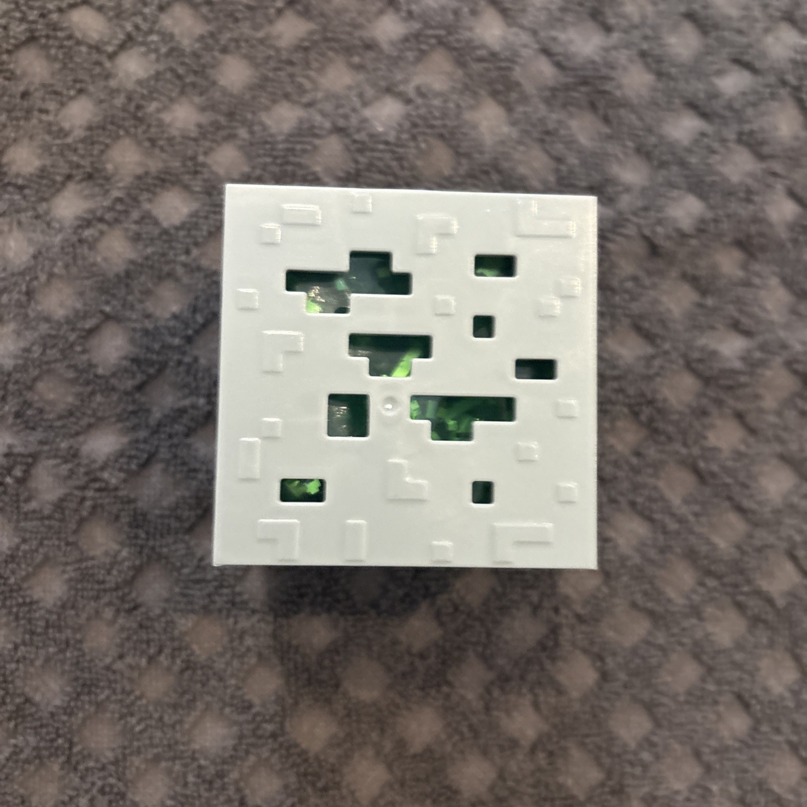 MINECRAFT JELLY CUBES – (GREEN) Viral Squishy IN HAND. (GREEN)