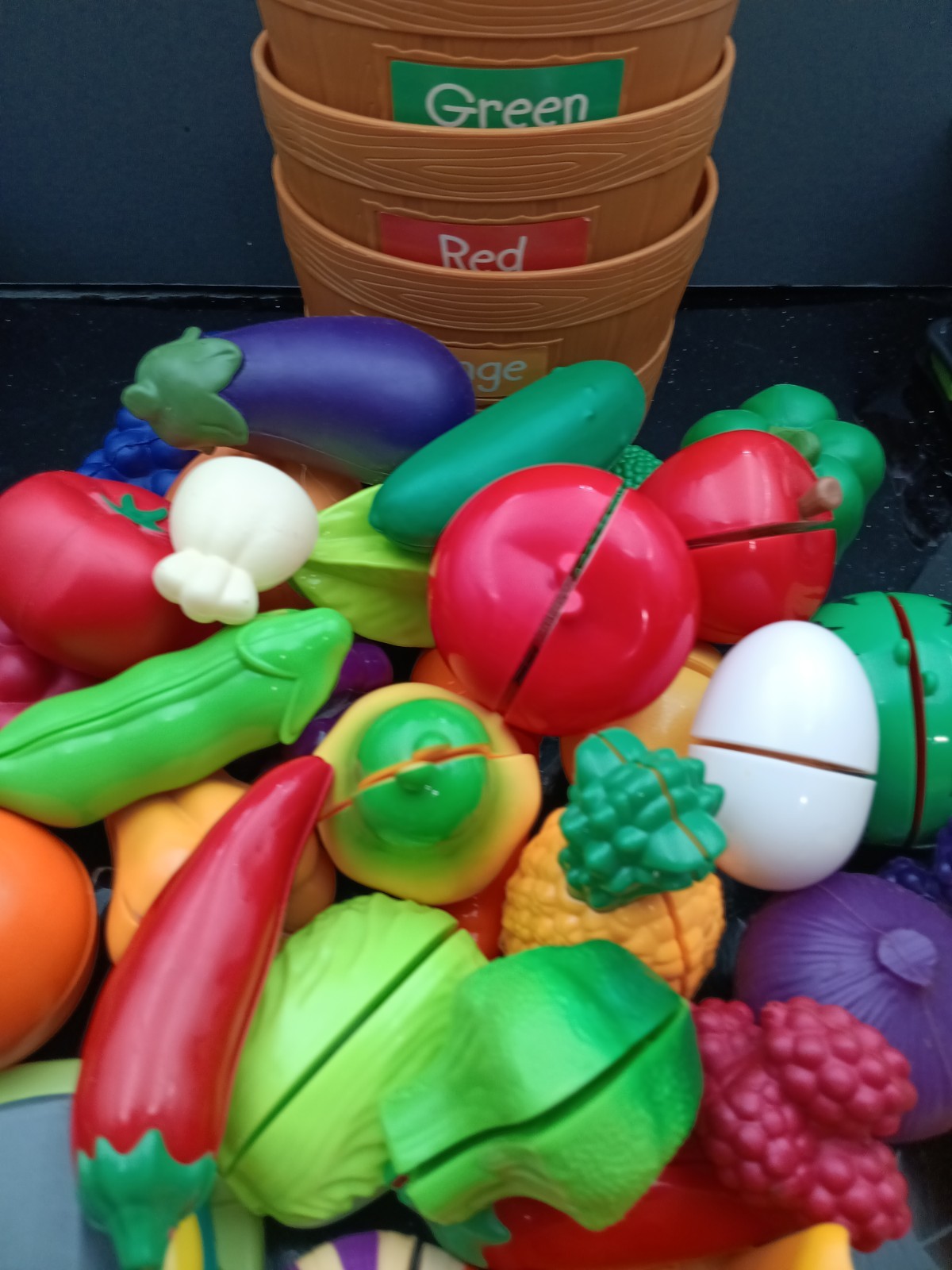 Huge Lot Of Learning Resources Farmers Market Fresh Picked Fruit & Vegies T2796