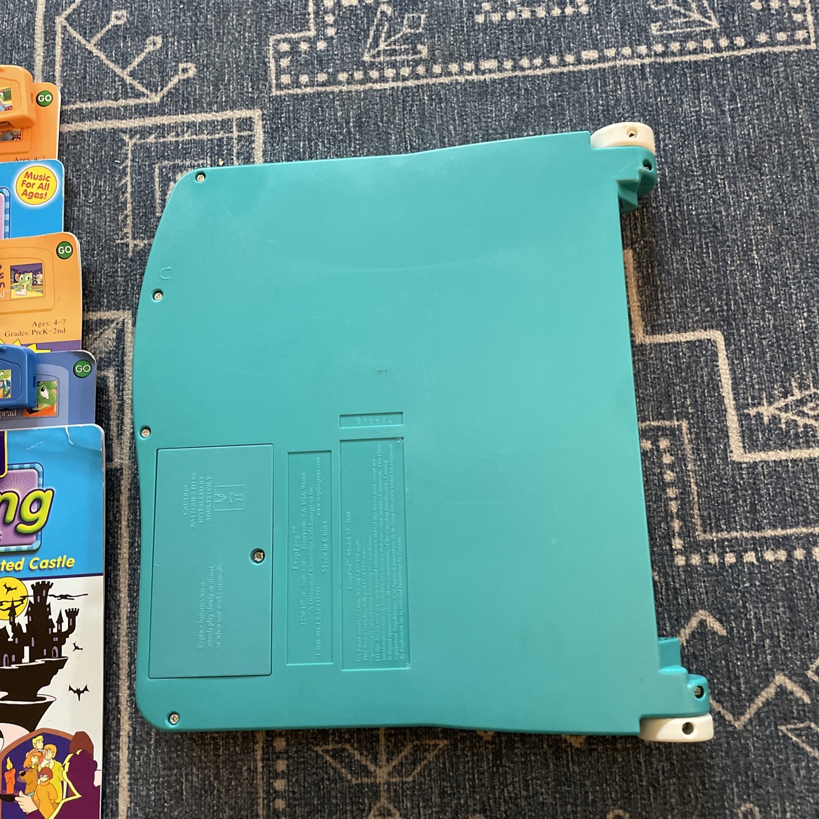 Leap Frog LeapPad W/ 8 Books & Cartridges Tested Ages 4-10