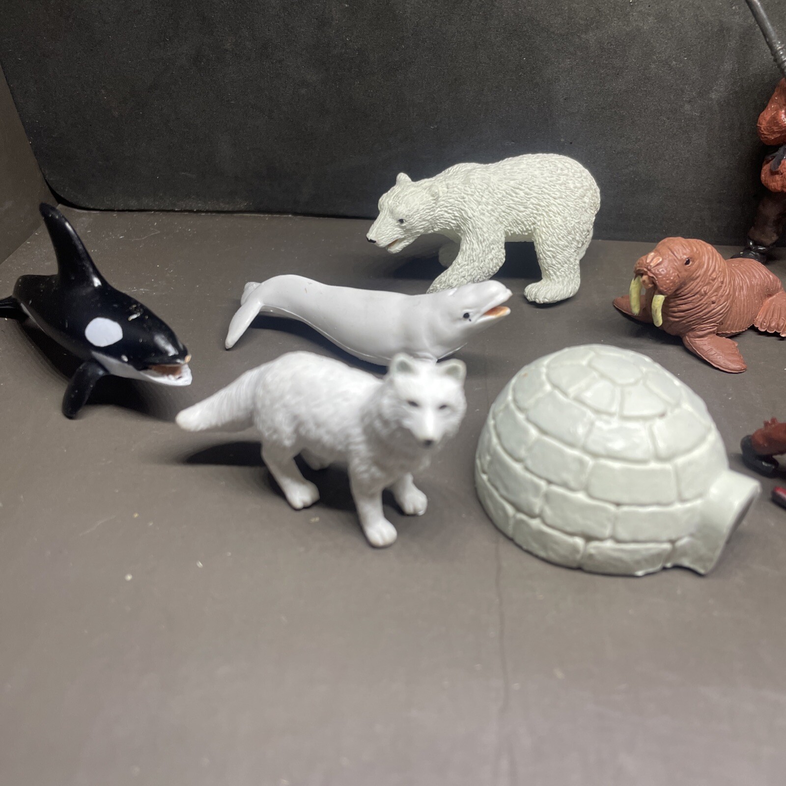 Safari Good luck minis Arctic Fun Pack – bobsled RARE w igloo