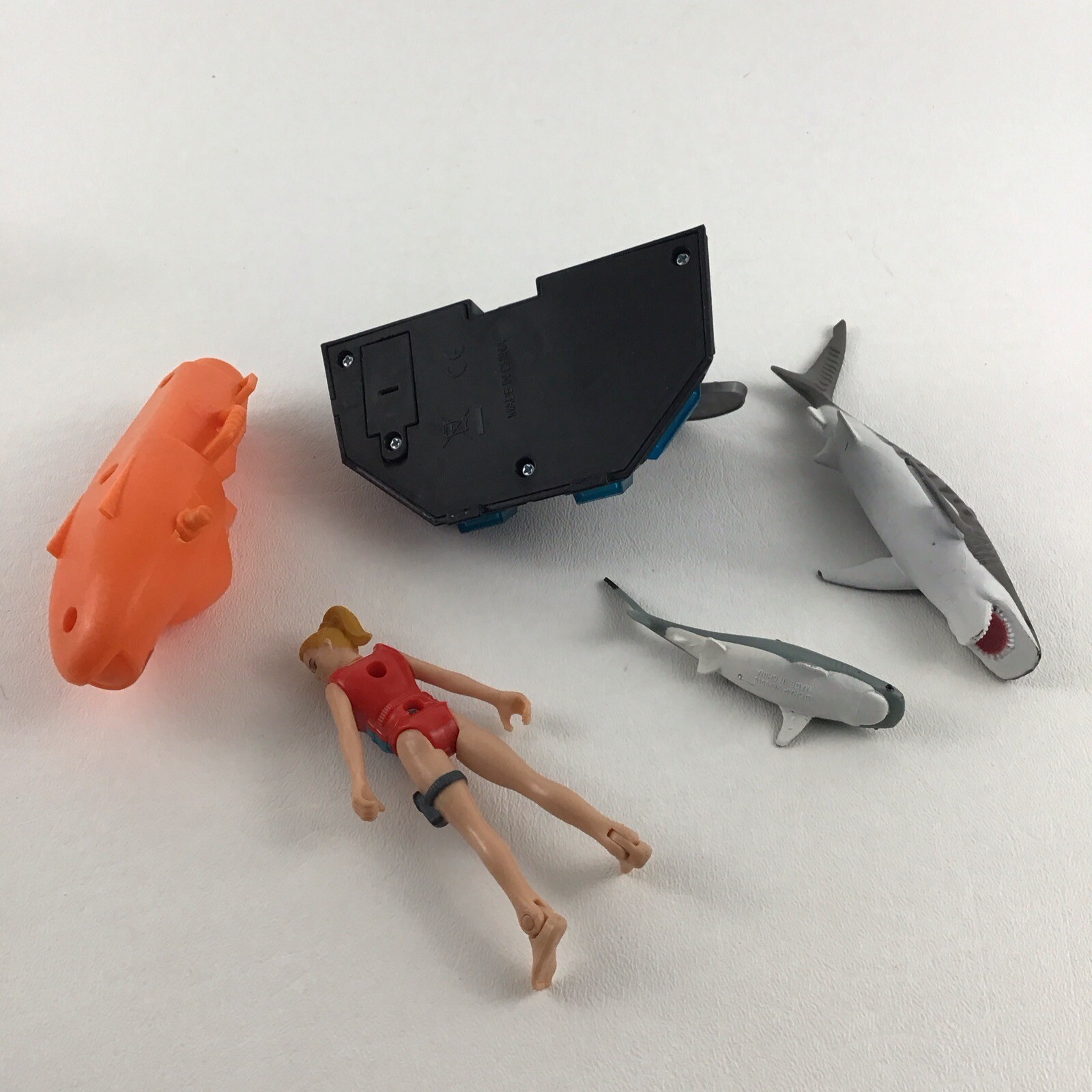 Animal Planet Ocean Quest Abyss Action Figure Playset Shark Deep Sea Exploration