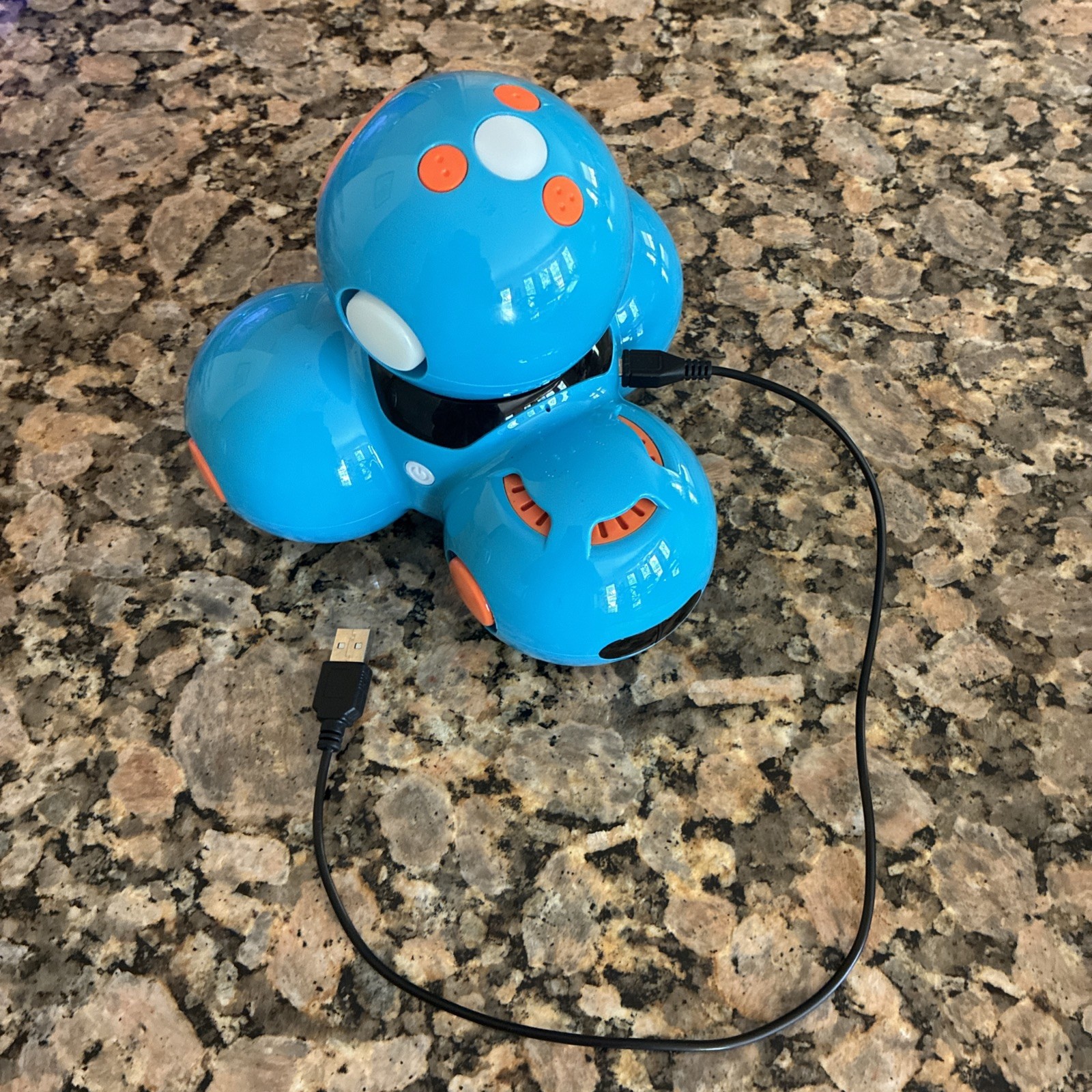 Wonder Workshop DA01 Dash Robot – Blue- Your Interactive Robotic Companion