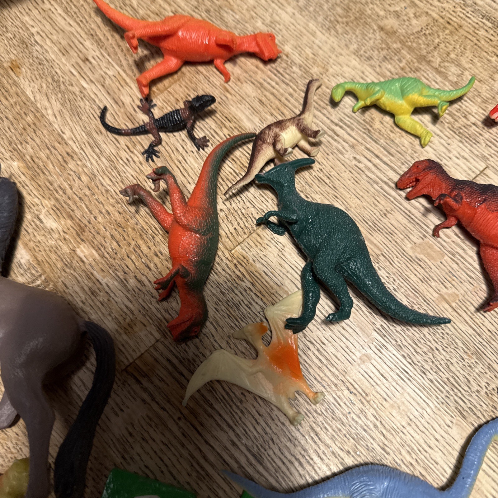 Lot Of 30+ Plastic/rubber Farm Animal/dinosaur Toys Figures