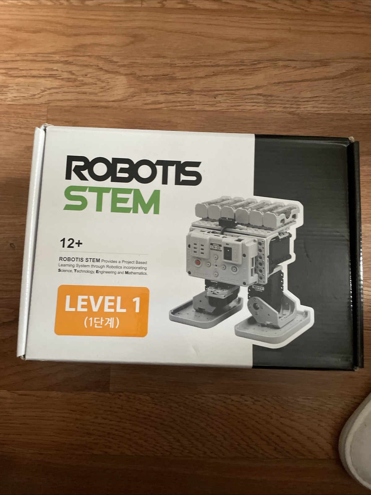 ROBOTIS STEM Level 1 Robotics Kit Educational Coding & Building Set