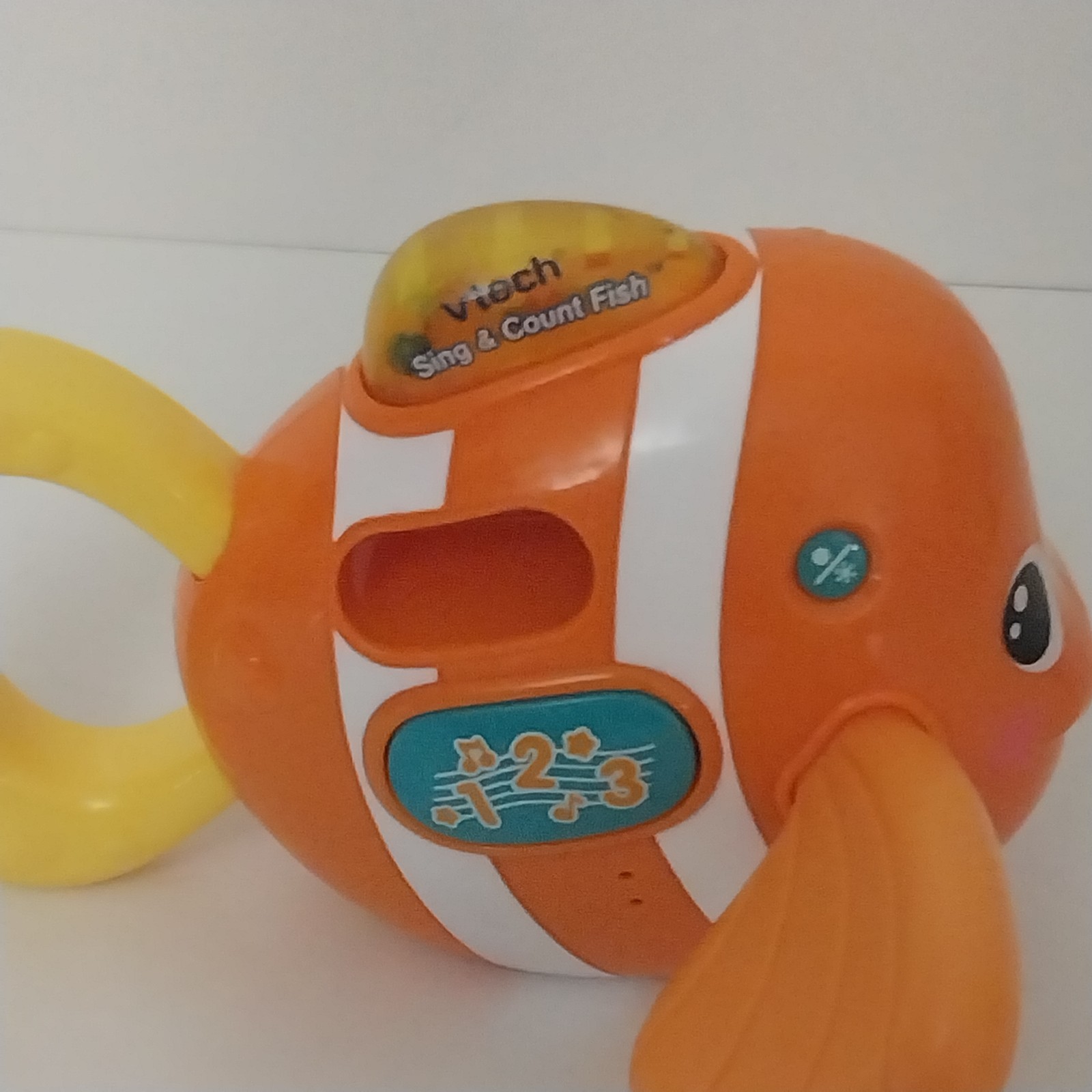 vtech sing and count fish – interactive clown nemo fish