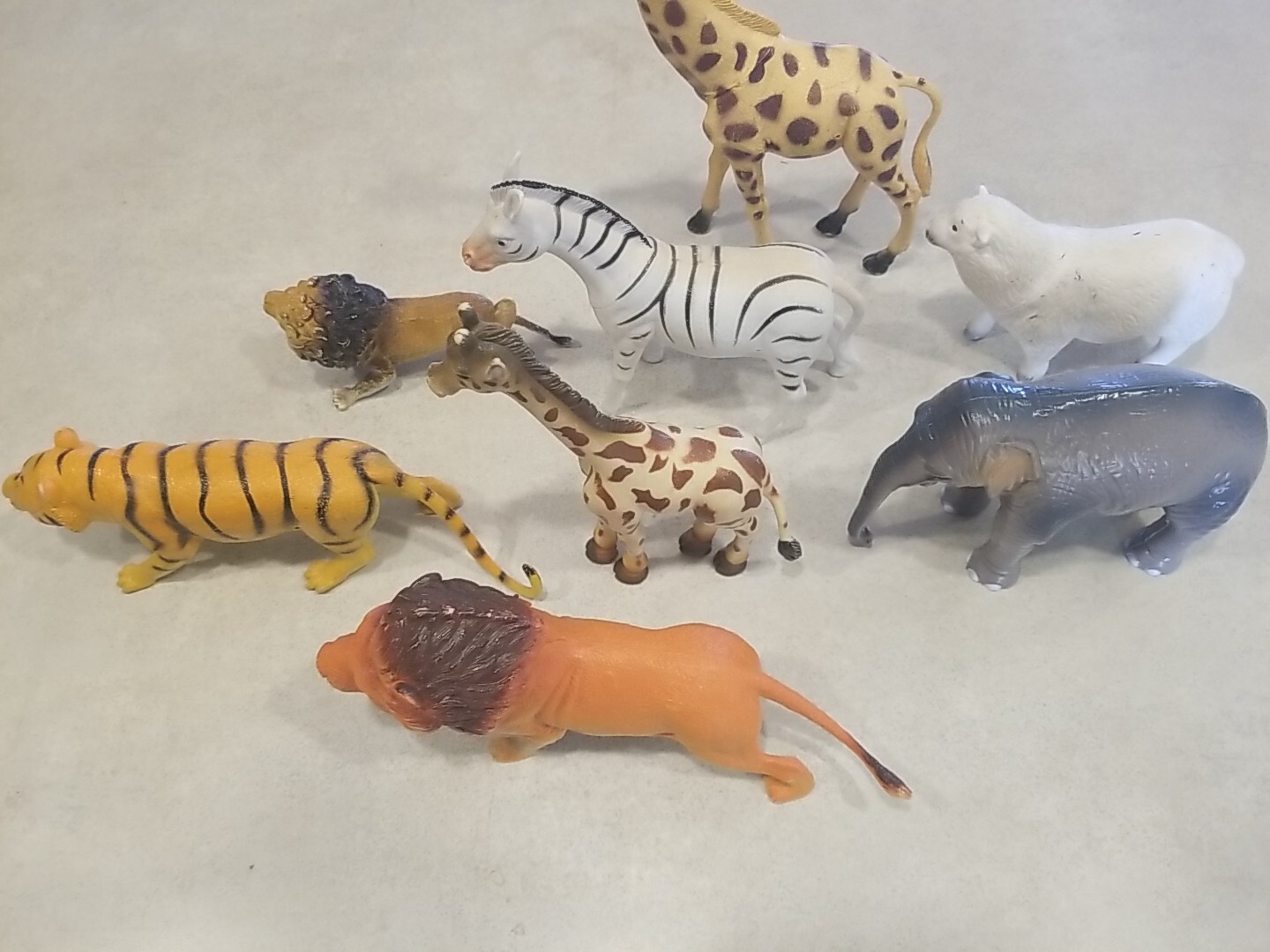 Large Lakeshore Safari Animals Mixed Lot Of 8 Lions Tigers Giraffe 8 in