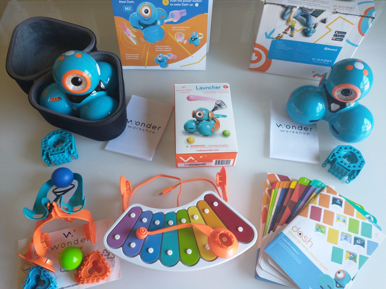 Wonder Workshop Pack: 2 Dash Robots + Launcher, Xylophone, Challenge Cards, Case
