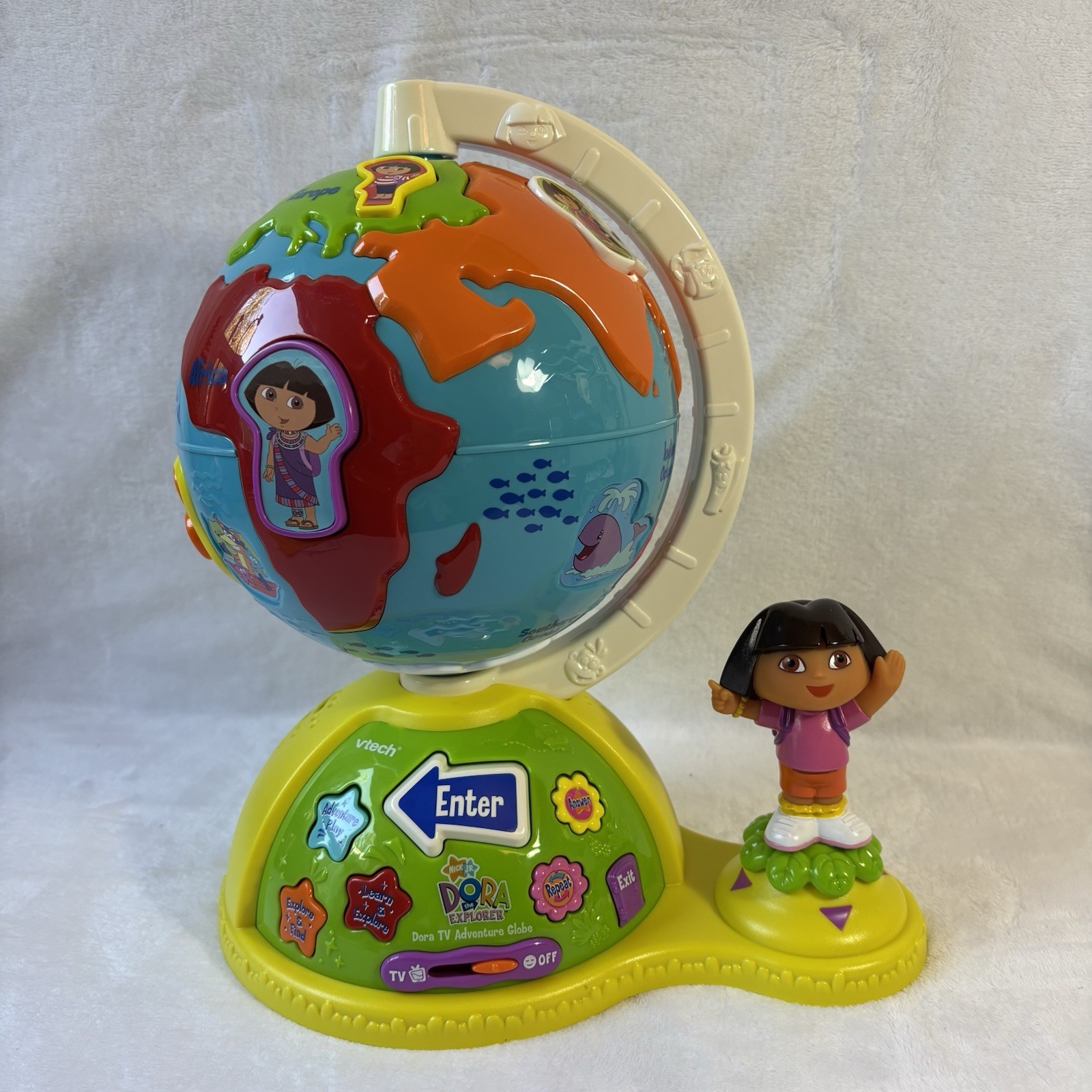 2007 VTech Dora The Explorer TV Adventure Globe Plug N Play Game NEW In Open Box