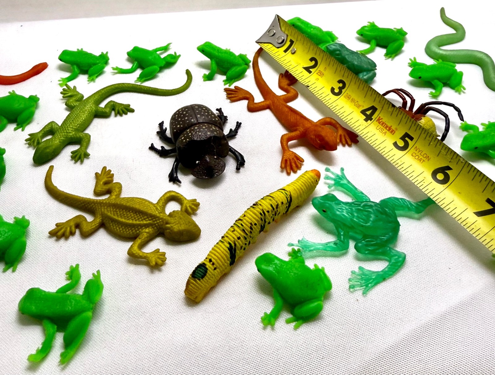 Bulk Lot of 26 Plastic Toy Animals & Bugs – Frogs, Snakes, Lizards, Insects